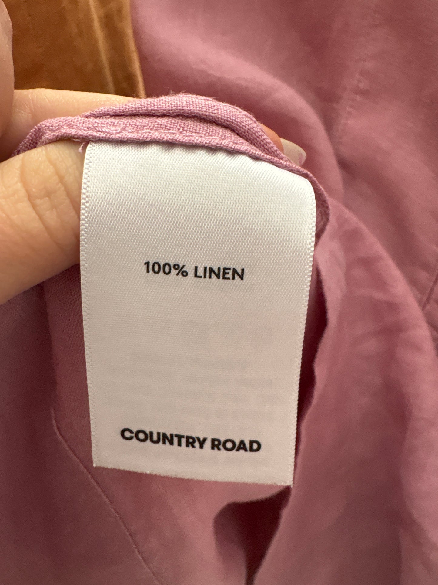 Cămașa din pânză de in dusty rose pink in croi lejer minimalist