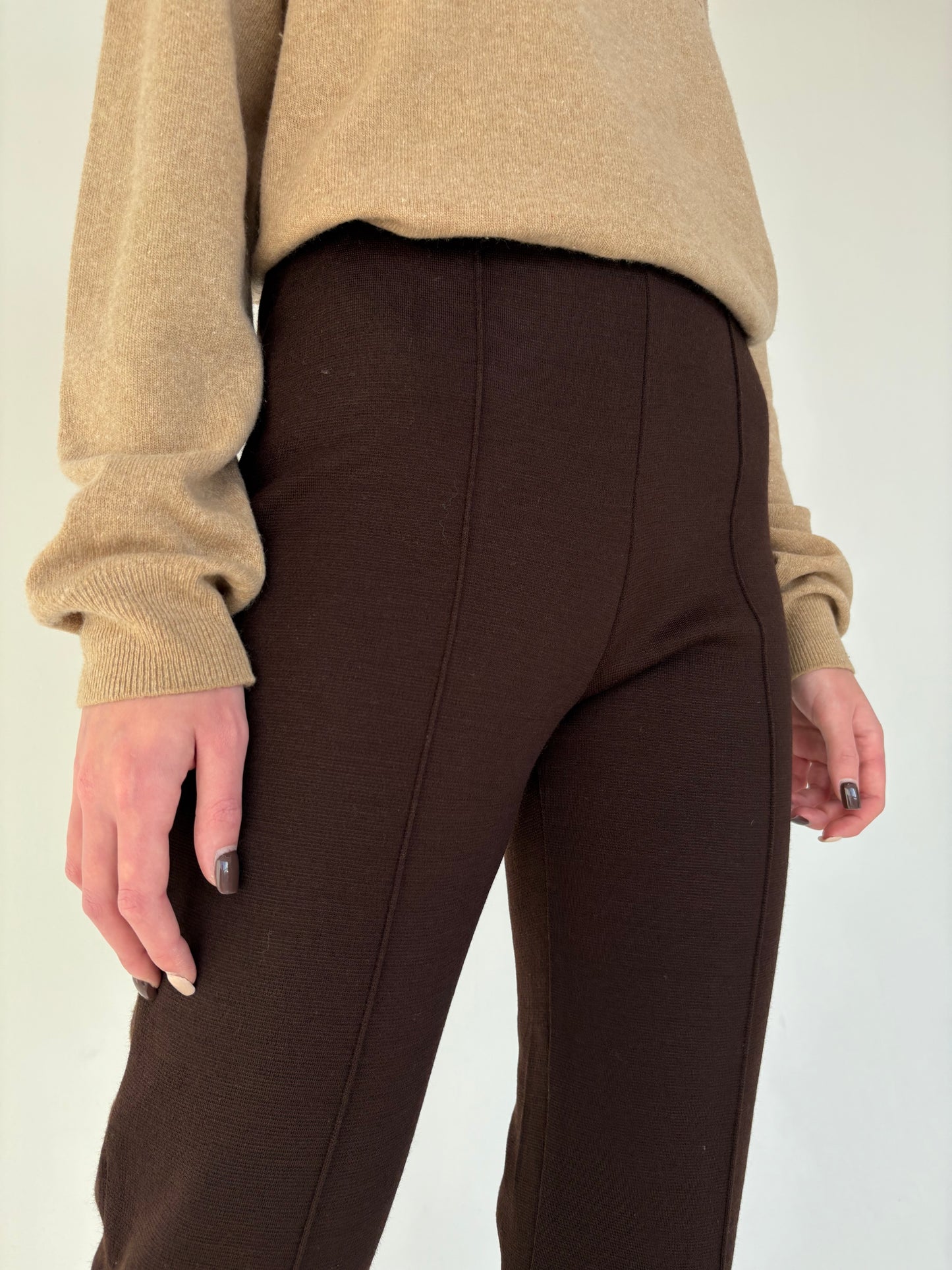 Pantaloni chocolate brown petite din tricot plin de lana extrafina
