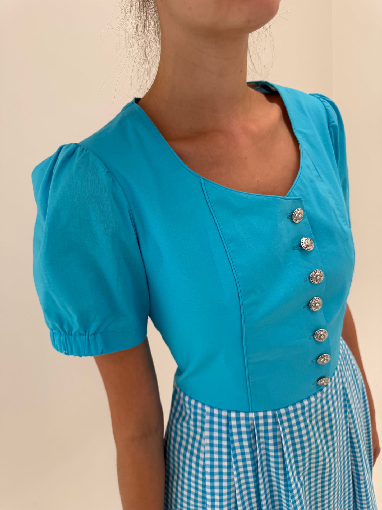 Rochie vintage cu corsaj în nuanțe superbe de turcoaz cu fusta amplă