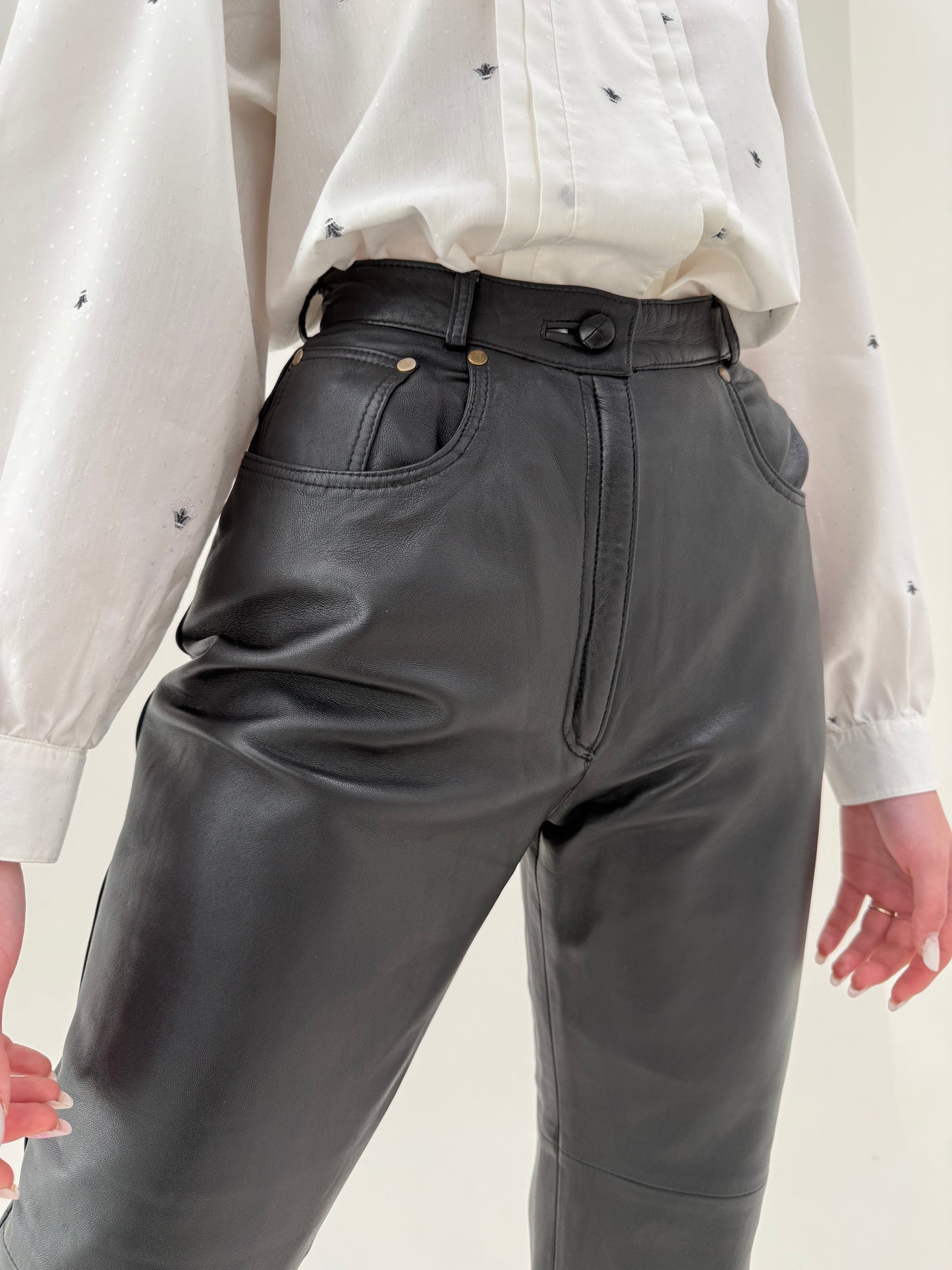 Pantaloni din piele naturală moale cu talie ultra înaltă