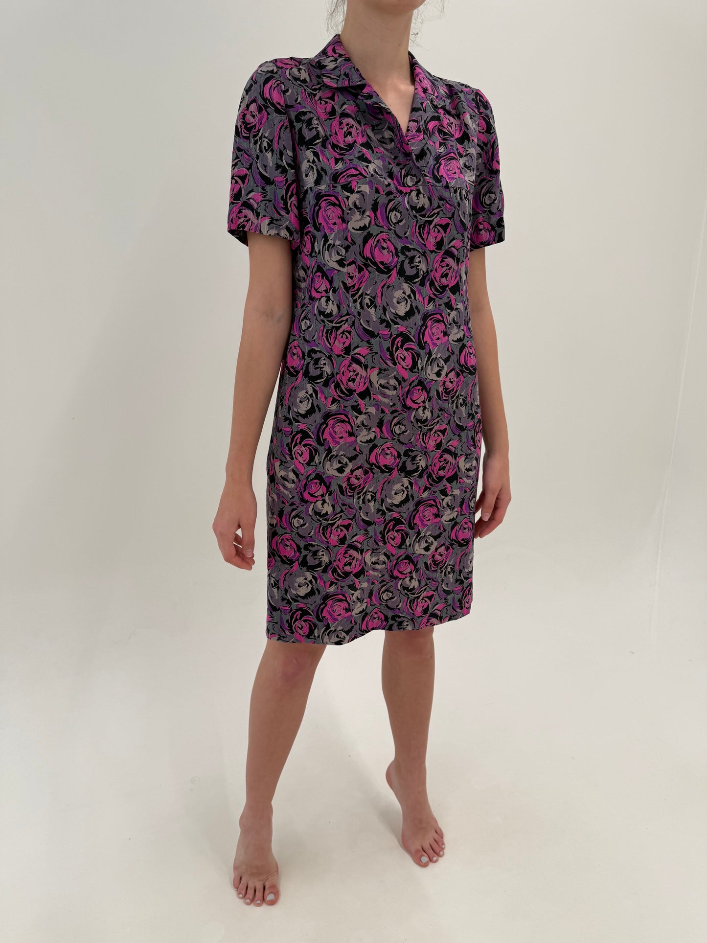 Rochie de zi în croi clasic din mătase naturală cu print superb fucsia