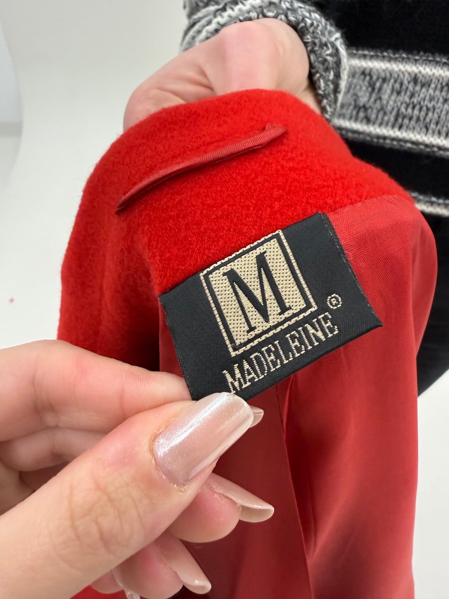 Sacou luxury Madeleine din stofa plină de 100% cașmir plin cherry red