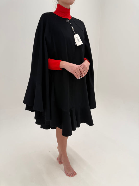 Capa nouă neagră italiană din lanita extrafina de la zi la seară