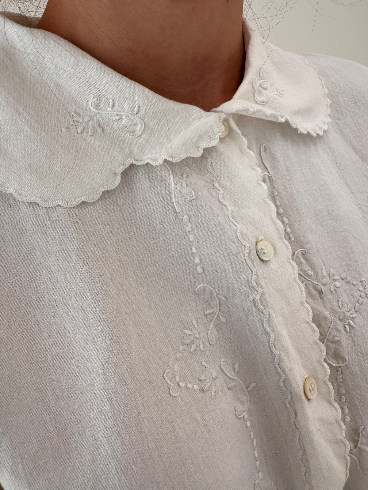 Rochie maxi bijuterie cu broderie manuală din panza excepțională de in