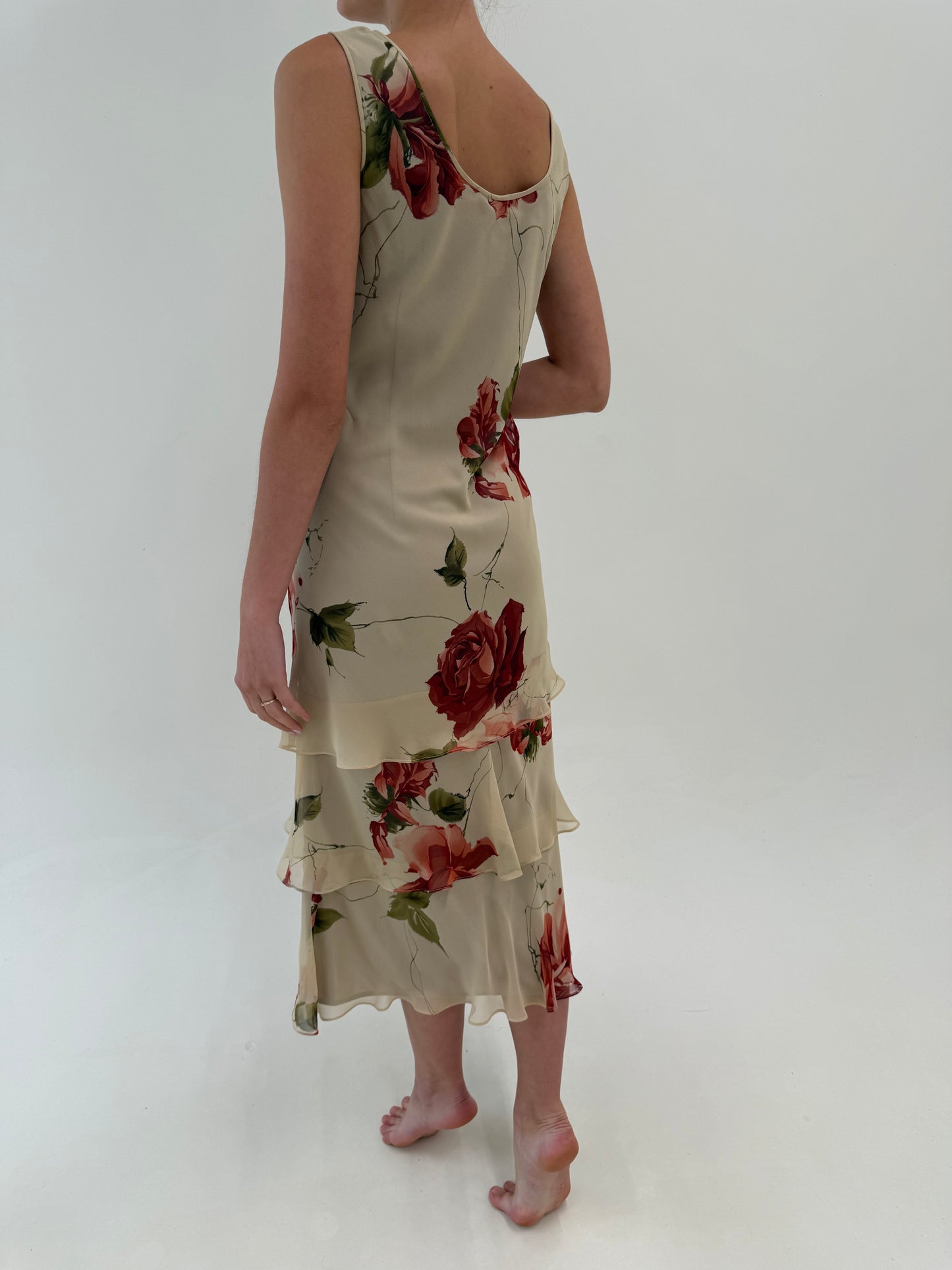 Rochie maxi în bie din mătase naturală de la zi la seară cu print floral superb