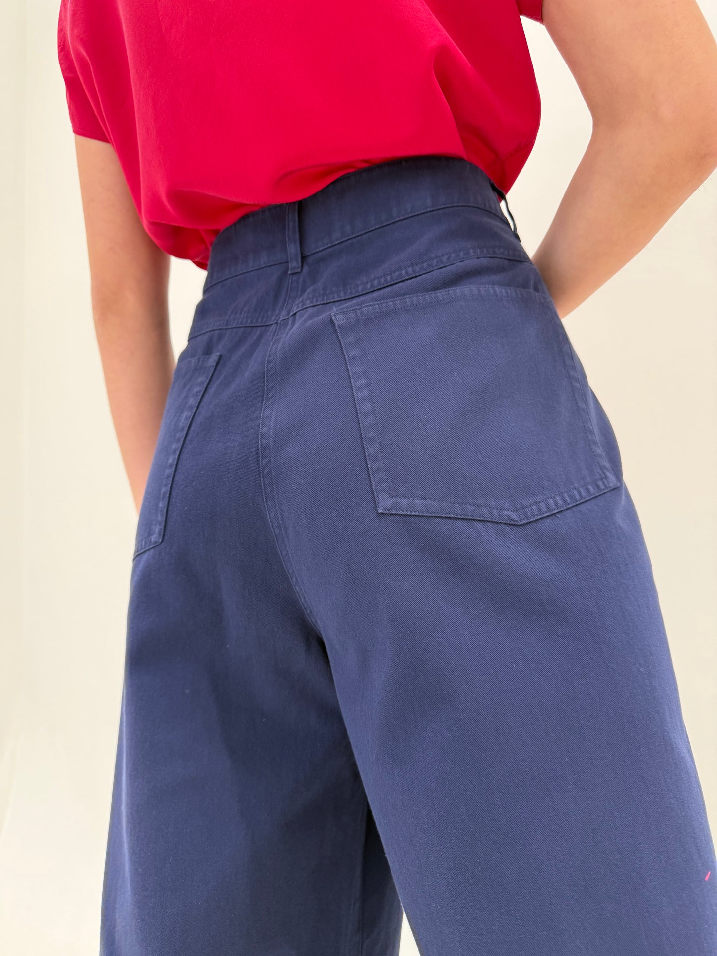Pantaloni Armani din twill cu talie ultra înaltă și pense