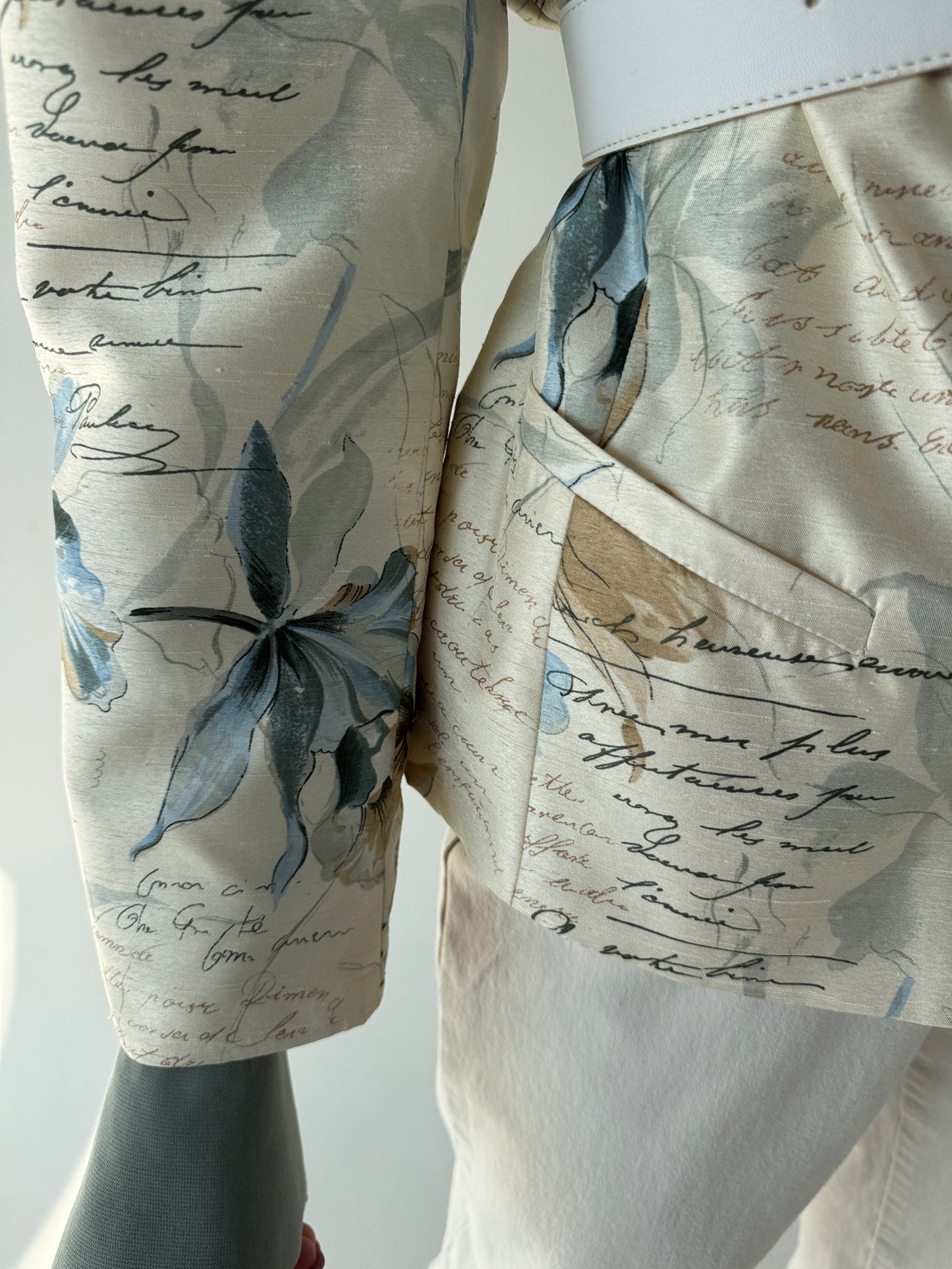 Sacou off white cu print organic superb din lanita și mătase
