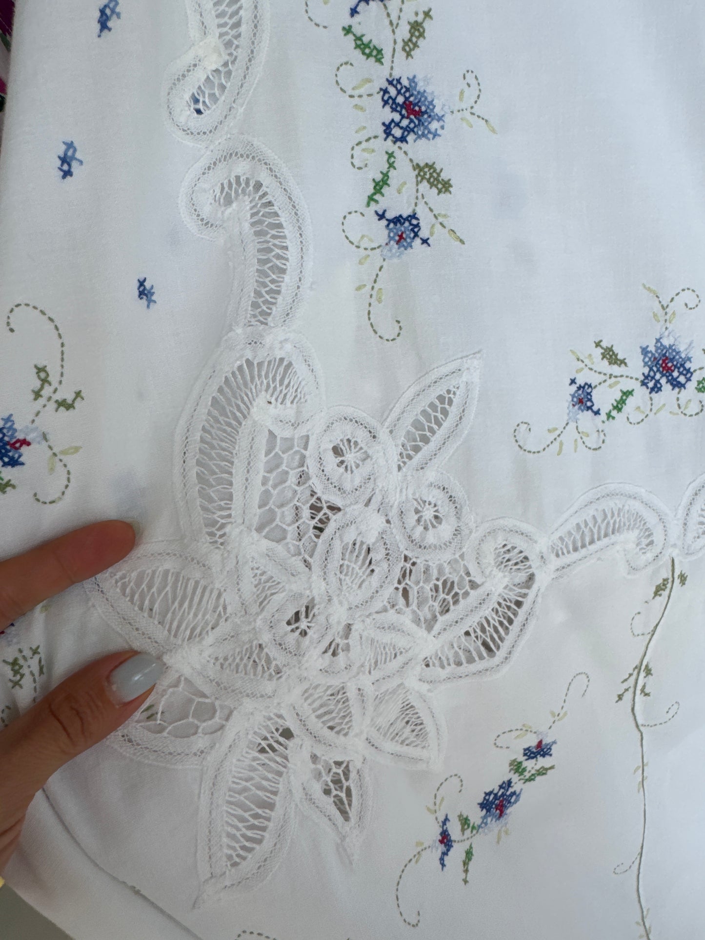 Kaftan bijuterie cu 2 tipuri de broderie manuală excepțională din pânză