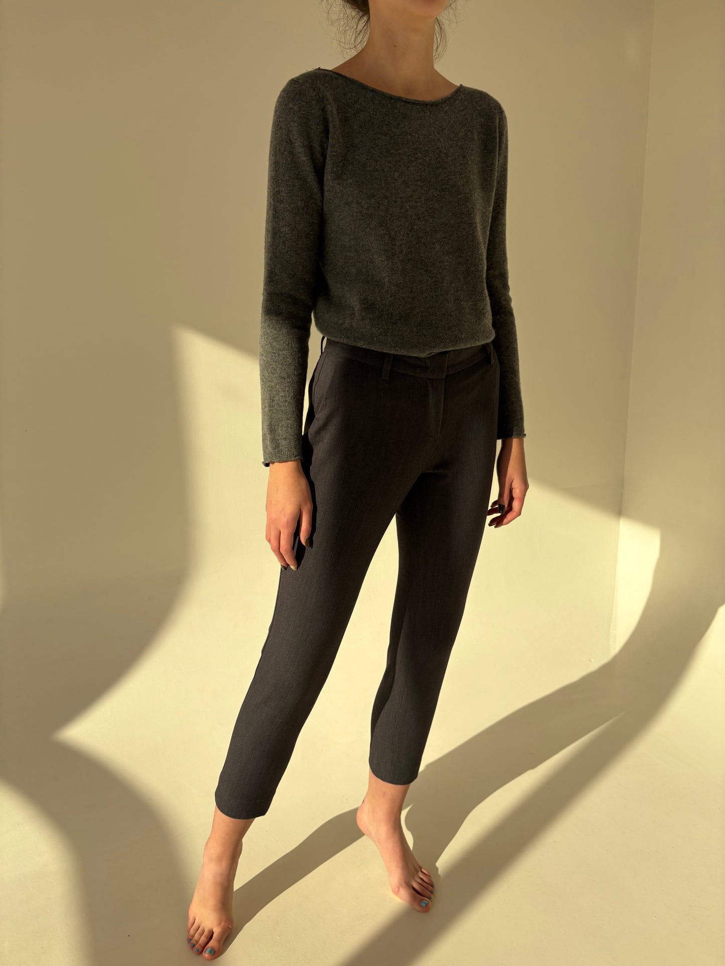 Pantaloni business petite din stofita strech in croi clasic