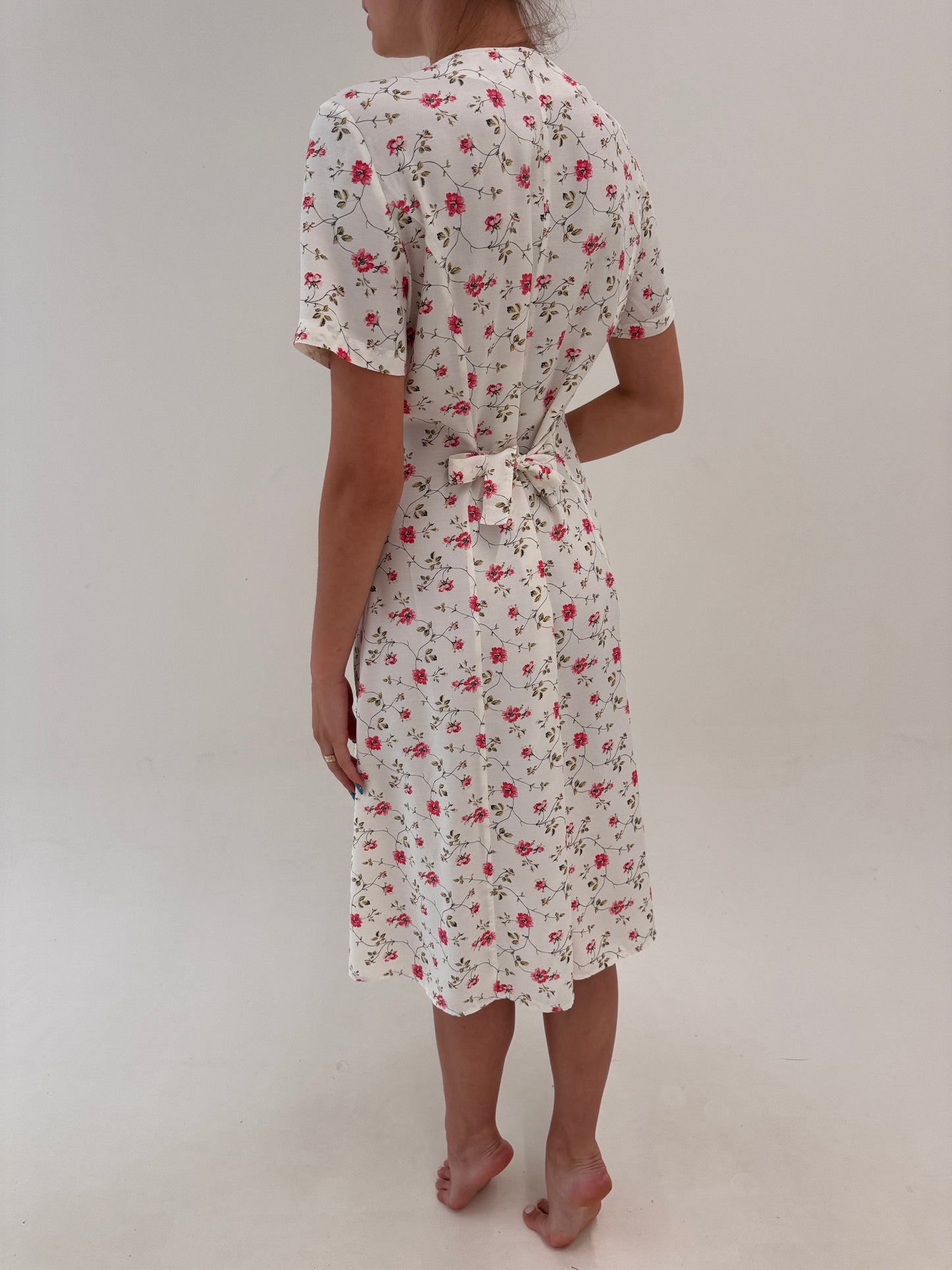 Rochie vintage midi lung cu talie reglabilă și print floral delicat vaporoasă