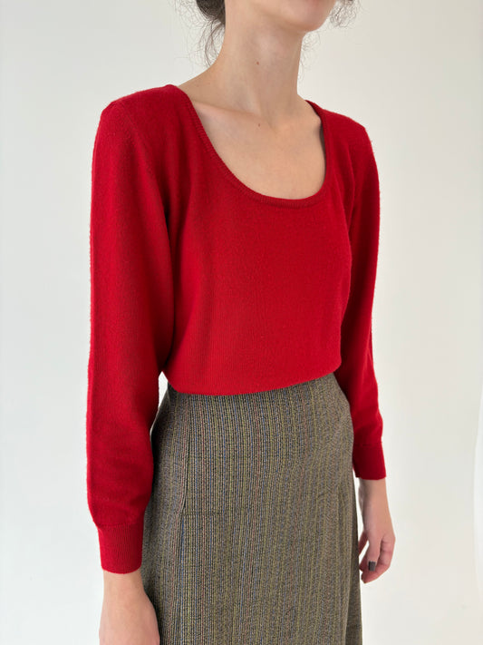 Pulover cherry red cu decolteu pătrat din lana merino extrafina