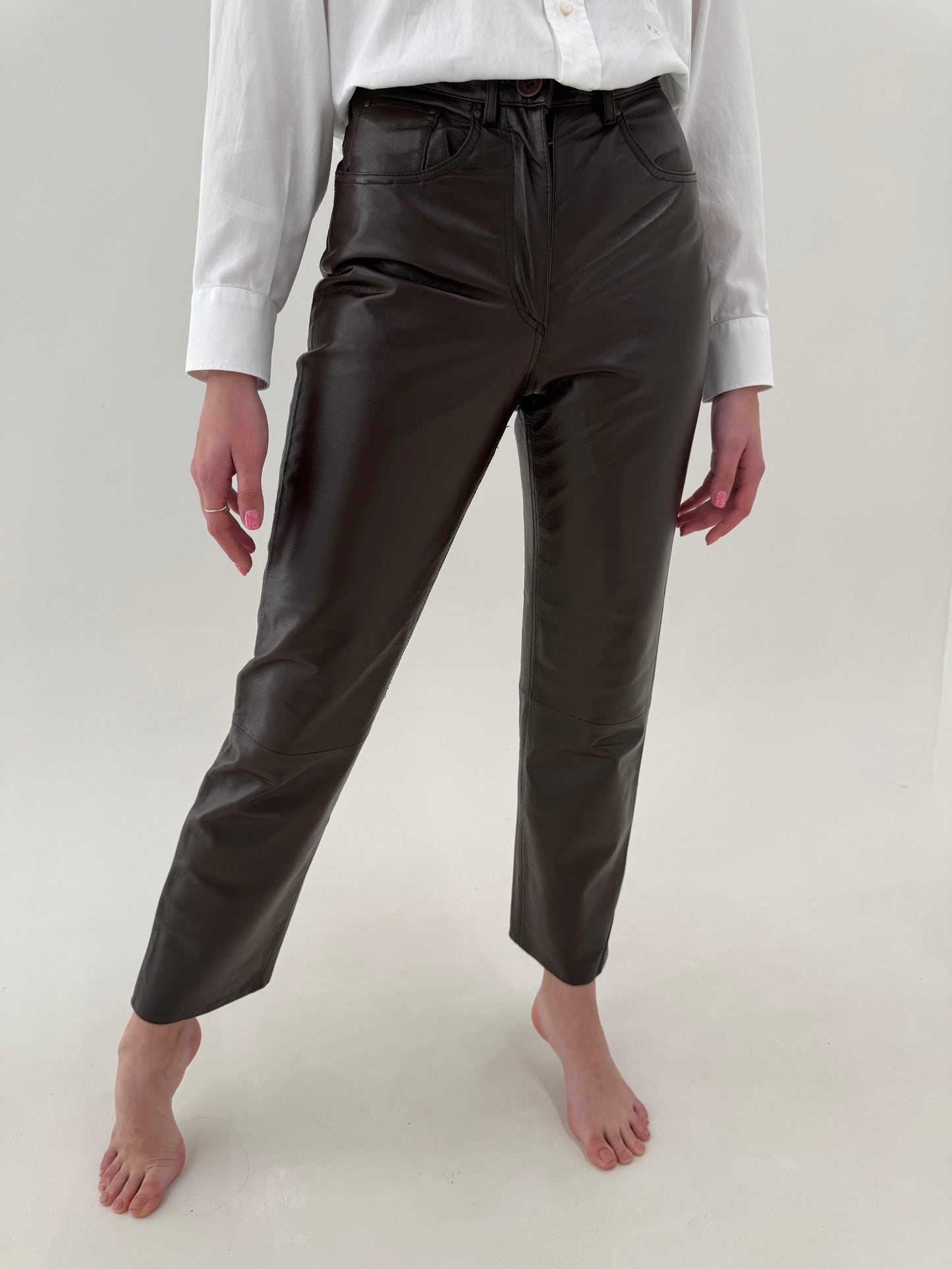 Pantaloni chocolate brown din piele naturală moale cu talie înaltă