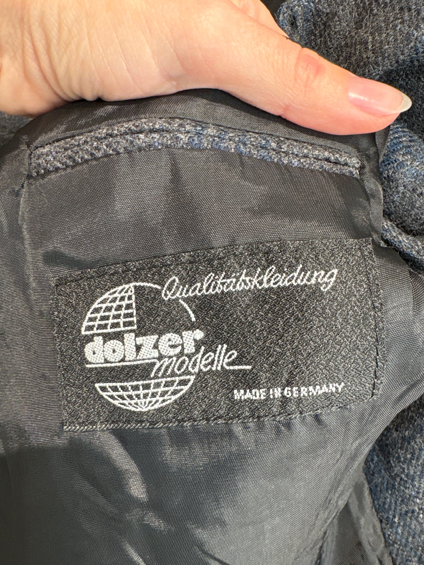 Sacou vintage în croi actual din lana plină extrafina certificată și culori neutre