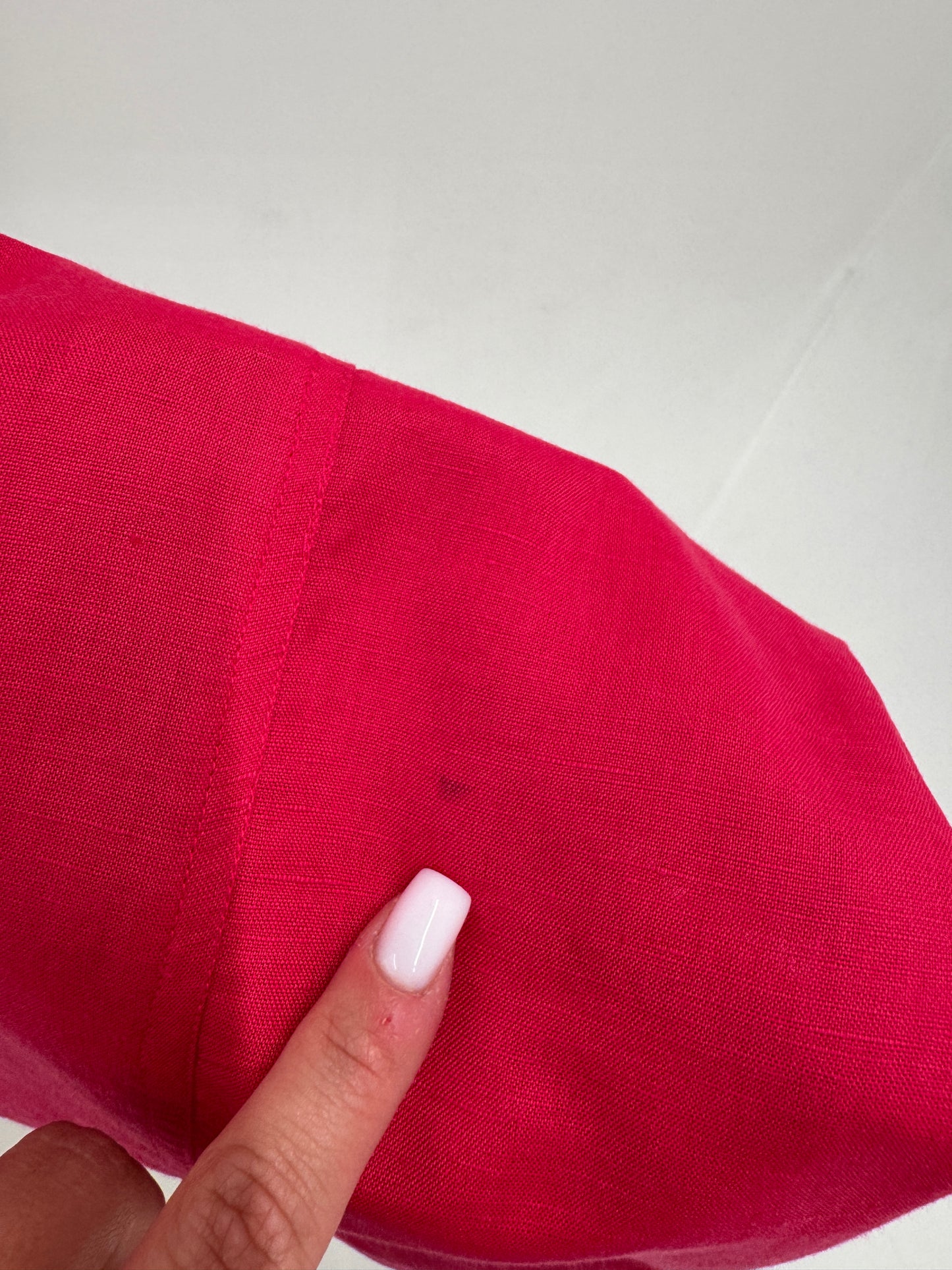 Rochie vintage în croi retro modern fucsia din in premium cu nasturi aurii
