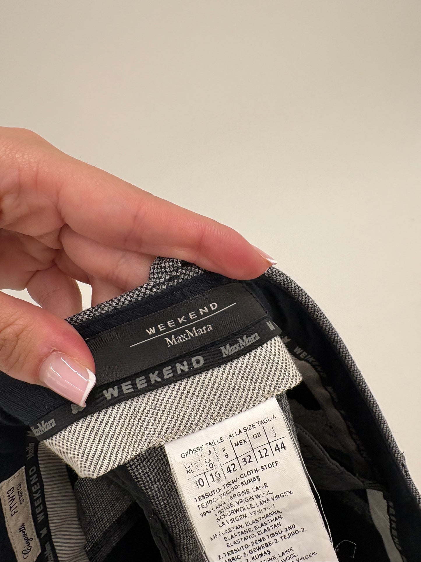 Pantaloni Max Mara țigaretă cu vipușca din stofă ușor strech de lana