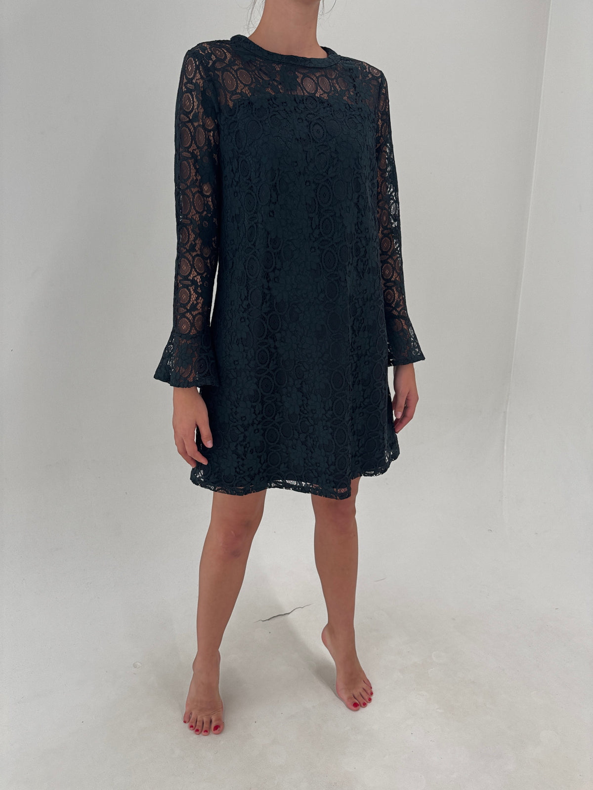 Rochie dark green din dantelă plină în croi de inspirație ani 60 de la zi la seară