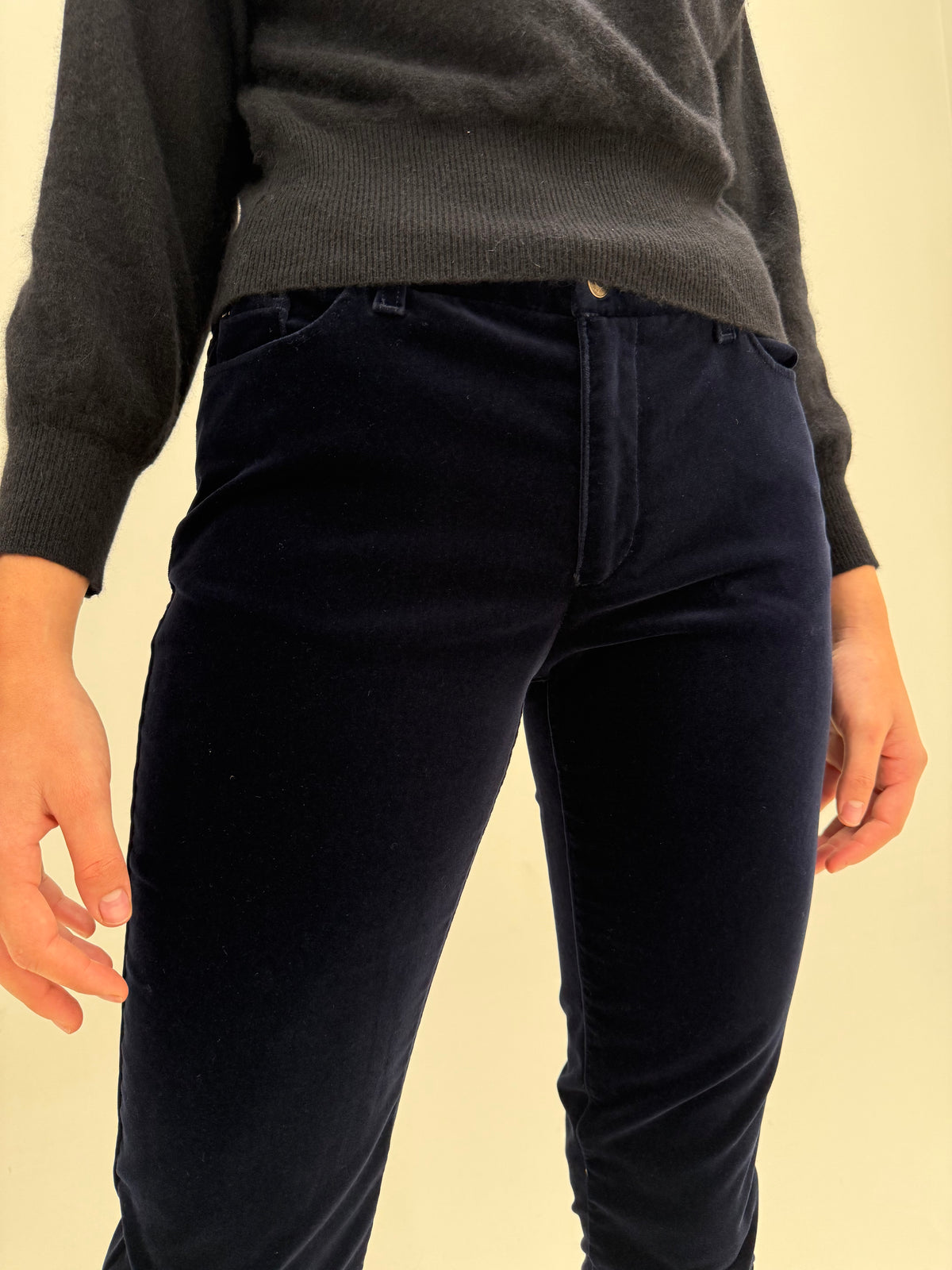 Pantaloni Armani petite albastru cerneală cu catifea de bumbac ultra confort