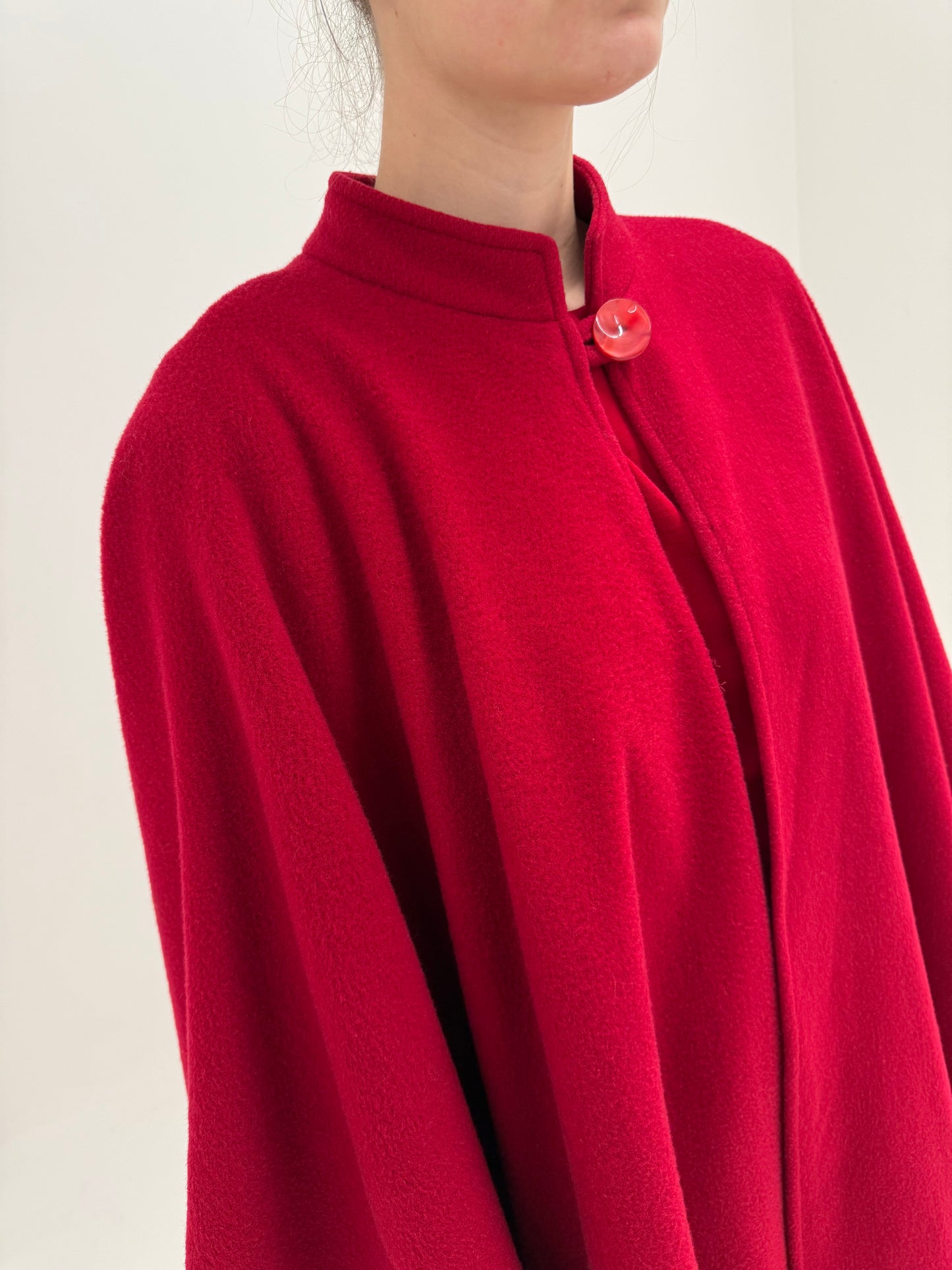 Capa vintage dark dark cherry red din lana extrafina
