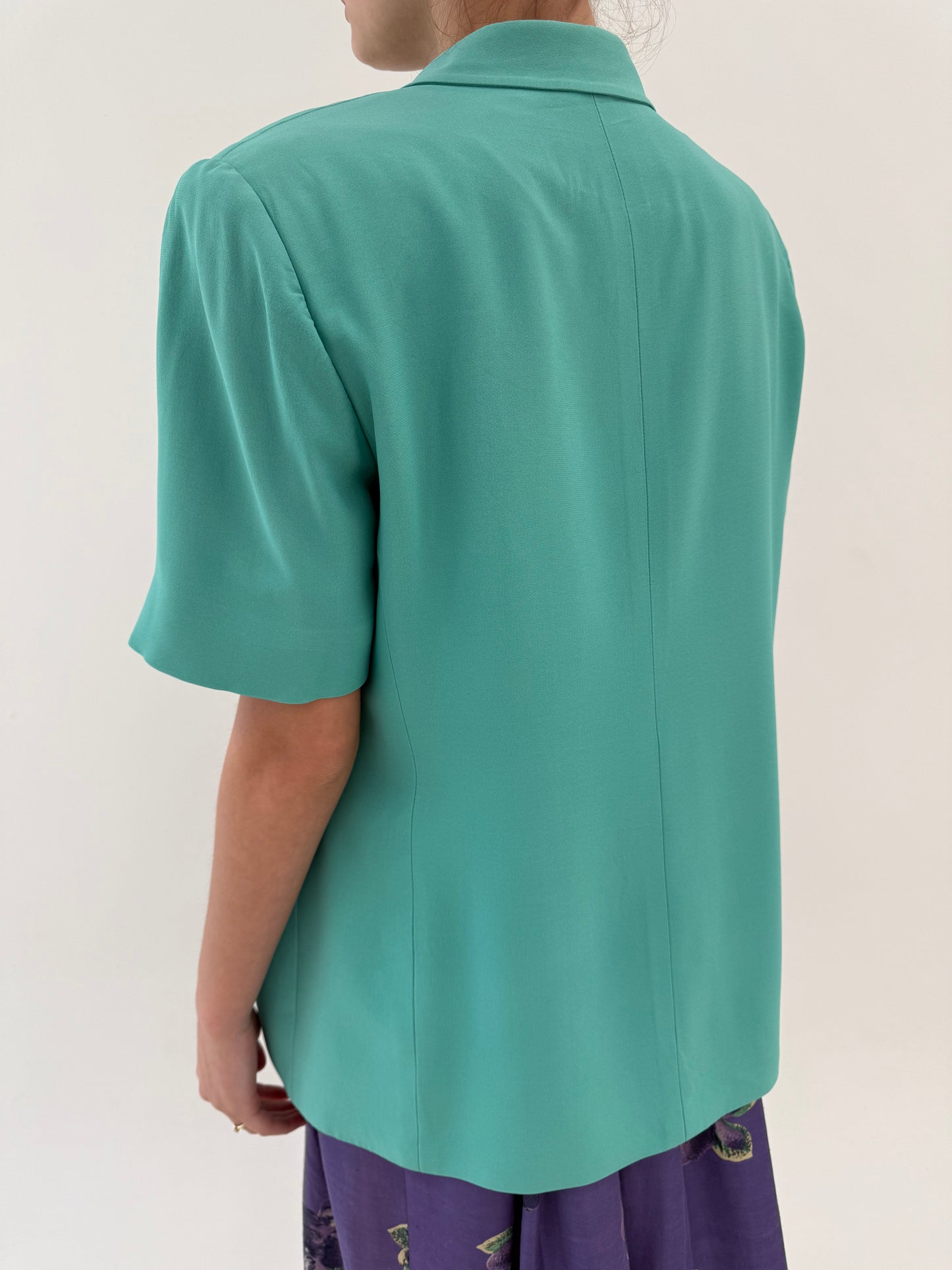 Sacou vintage de vară cu nasturi bijuterie metalici argintii în croi clasic