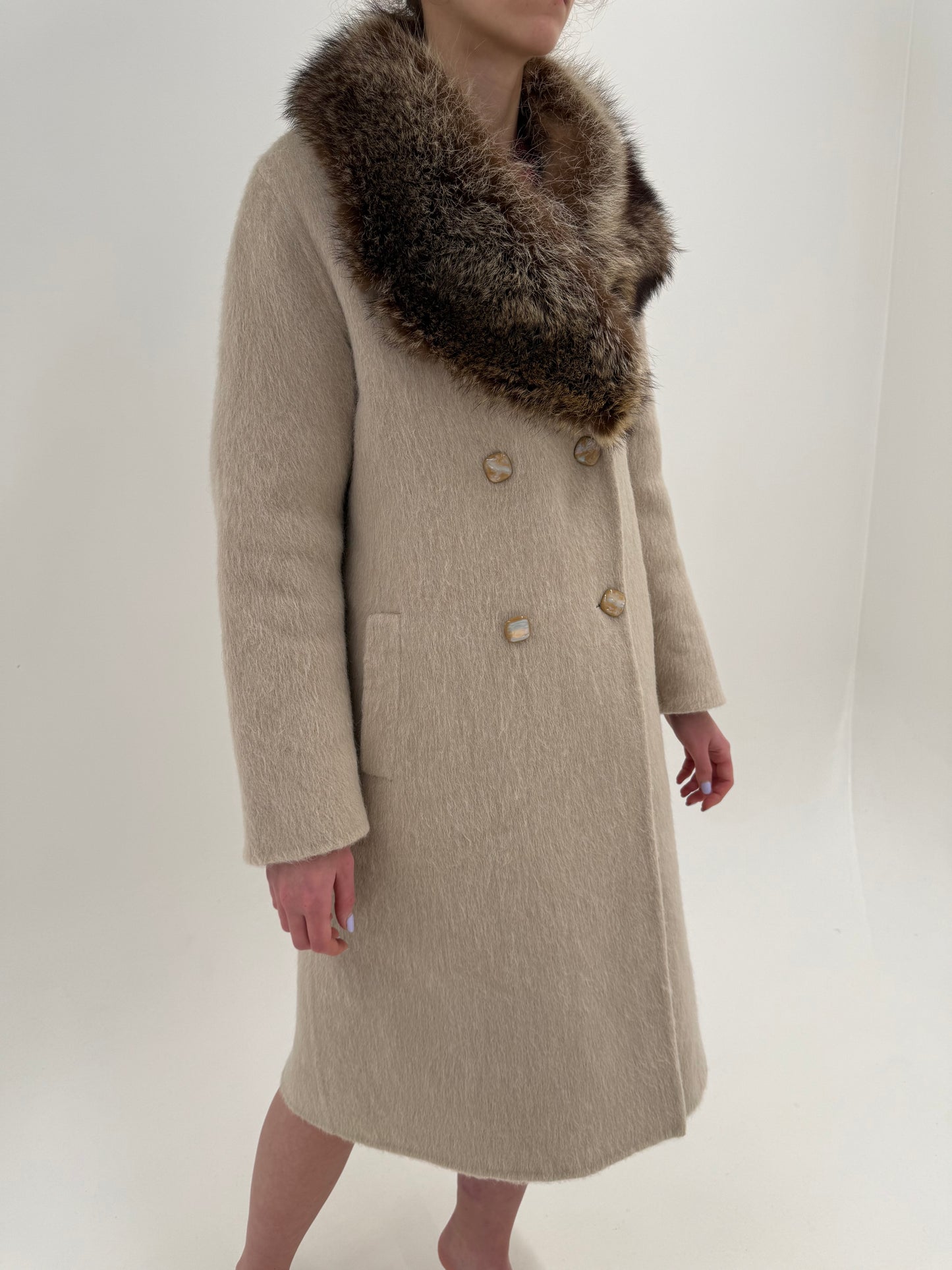 Palton ultra luxury Piacenza lucrat manual din cașmir și lana cu guler amplu de blană