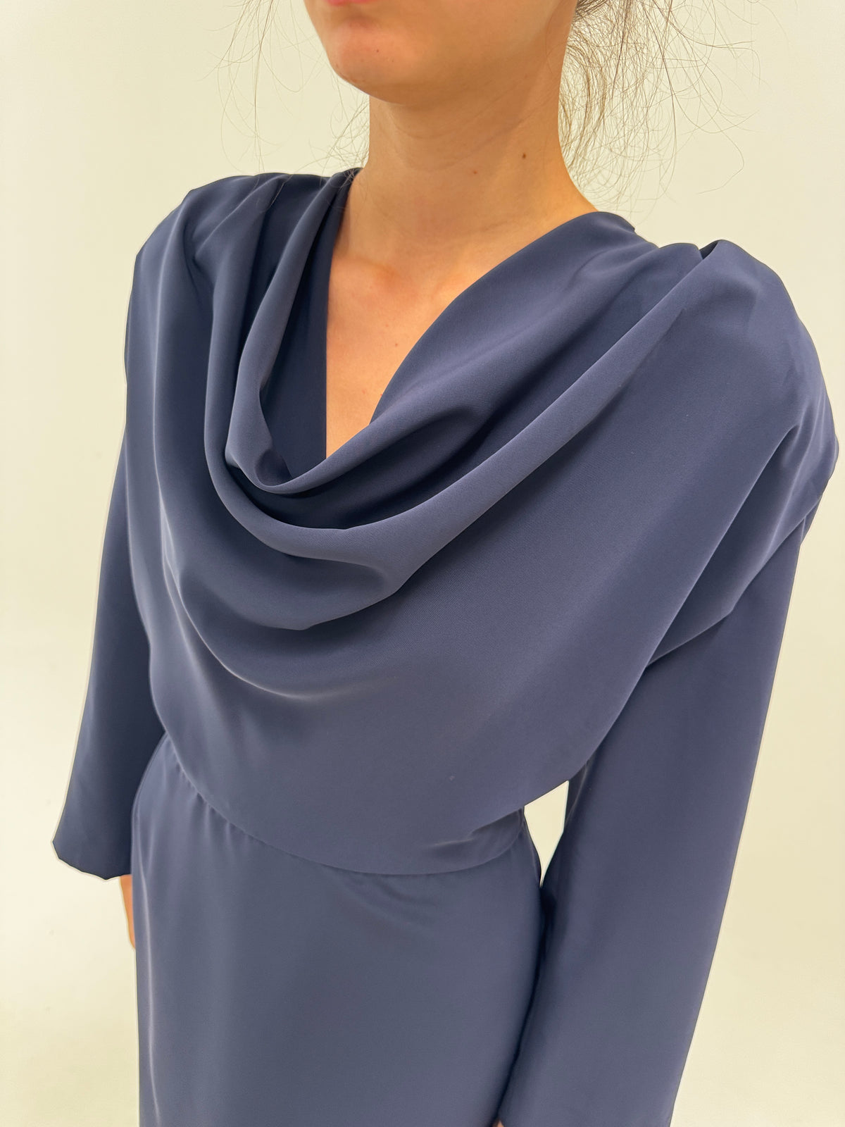 Rochie italiană vintage cu bust drapat de la business la cocktail modelatoare