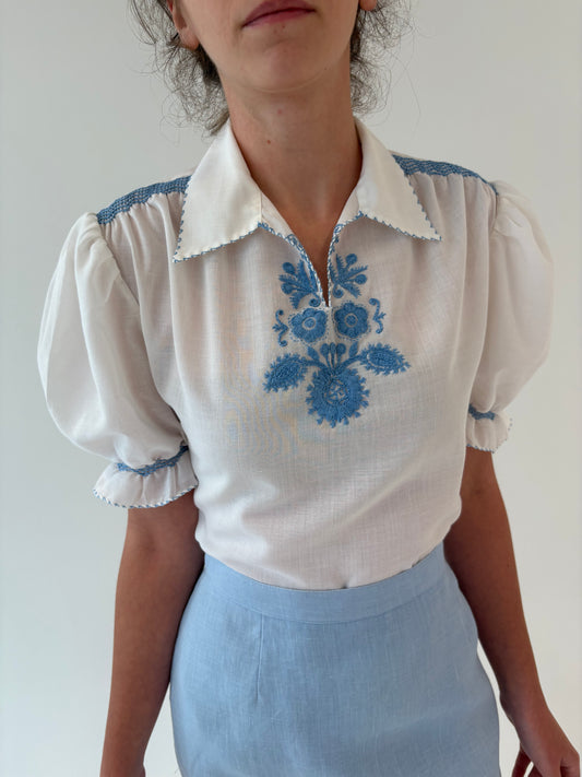 Top vintage din panzica cu broderie manuală excepțională baby blue