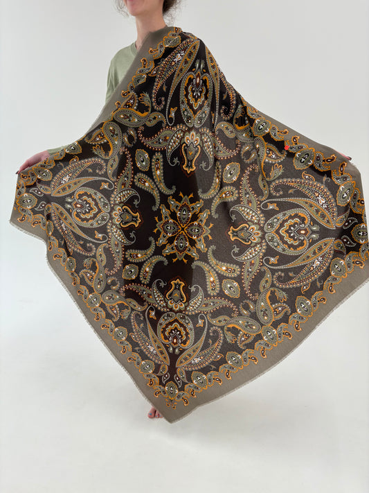 Eșarfă XXXL chocolate brown cu print paisley din mix de lana extrafina