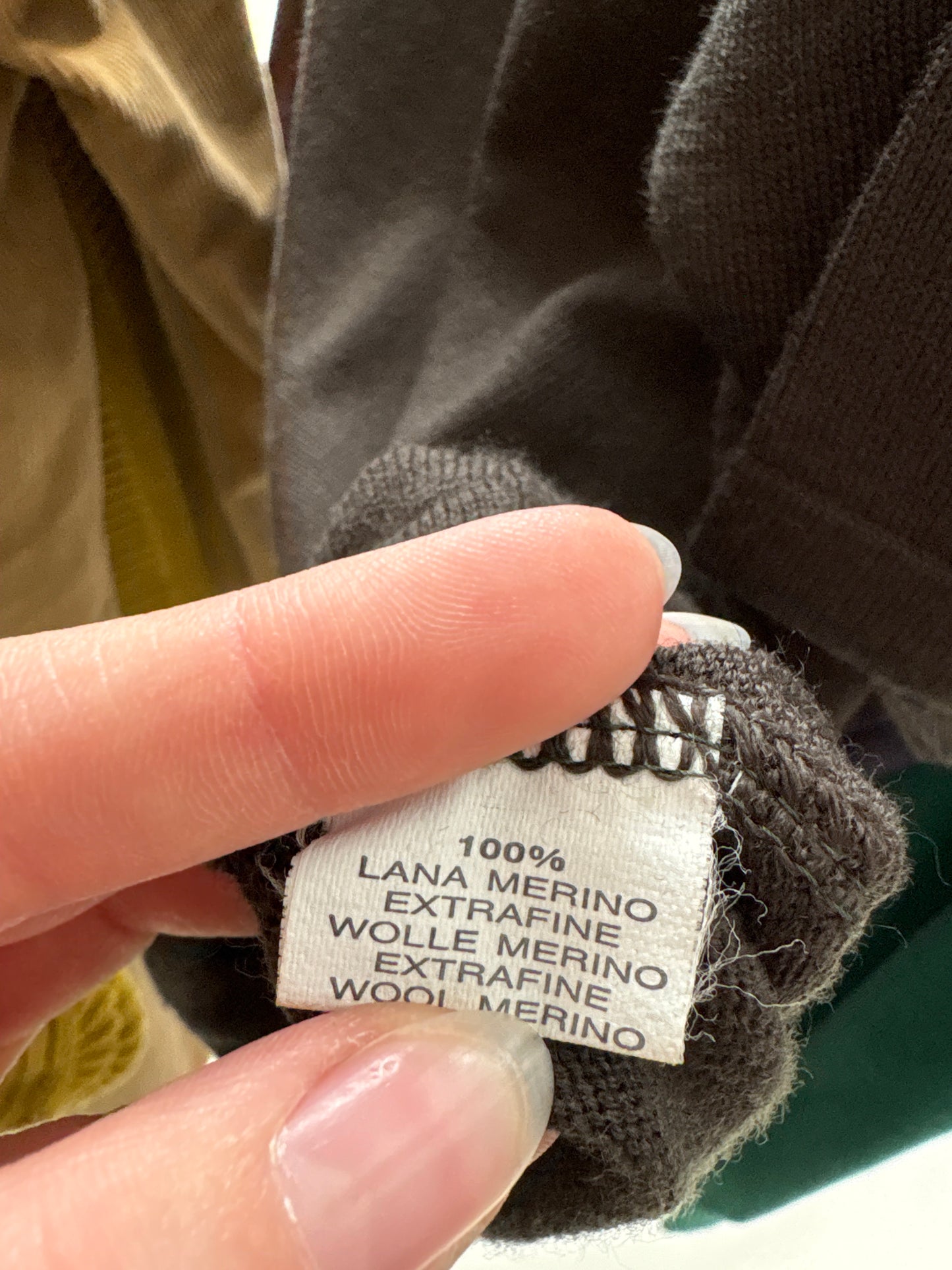 Top italian din lana merino extrafina charcoal gray