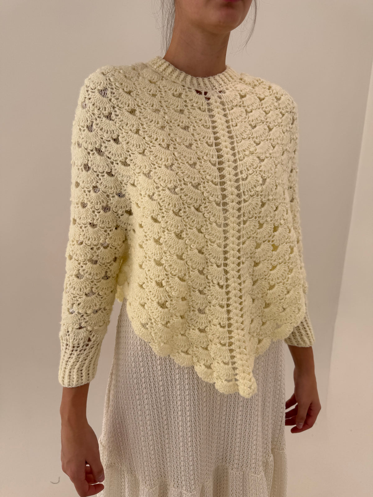 Cardigan vintage ivoire tip capa din lana dantelată lucrat manual