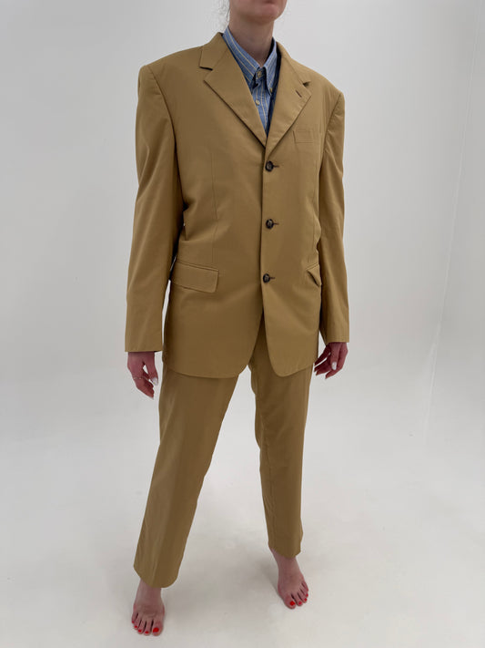 Costum tall camel Prada de vară în croi actual