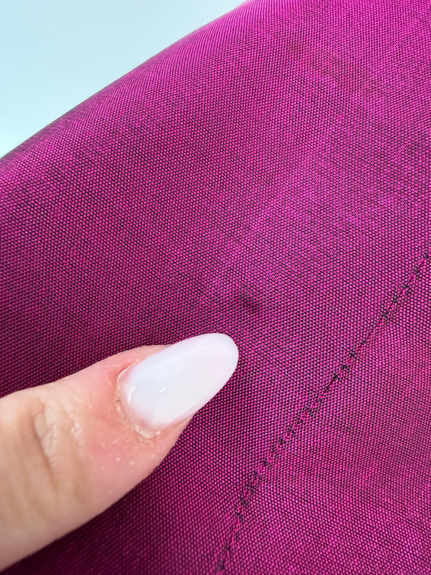 Fustă creion magenta din țesătură de mătase naturală