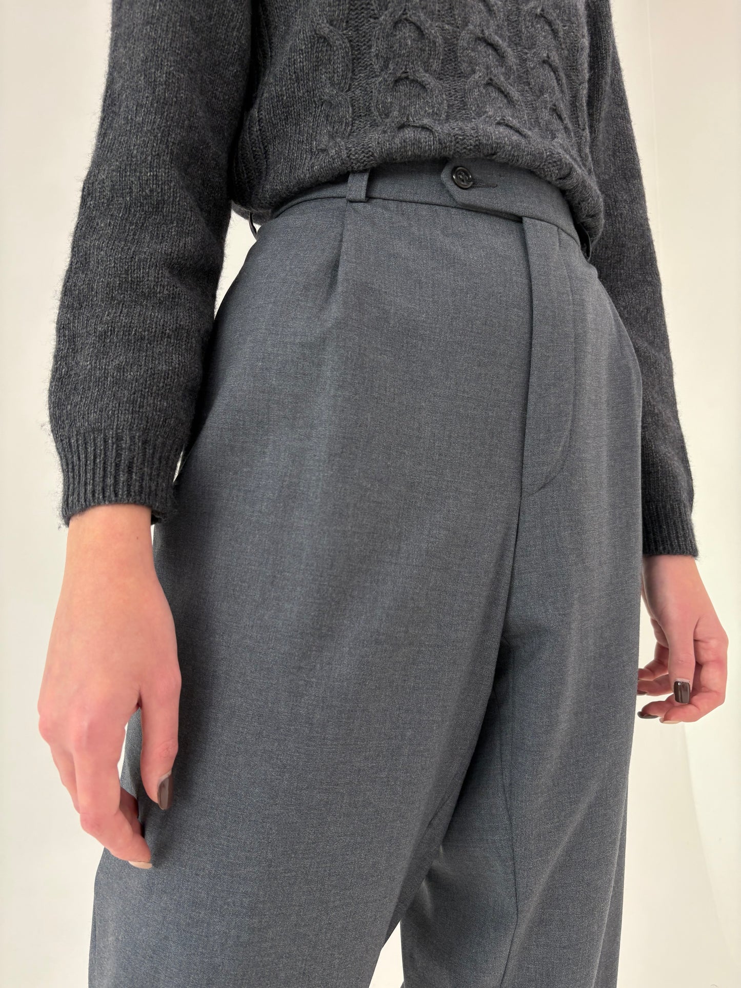 Pantaloni tall cu pense si manșete din lana extrafina pura certificată