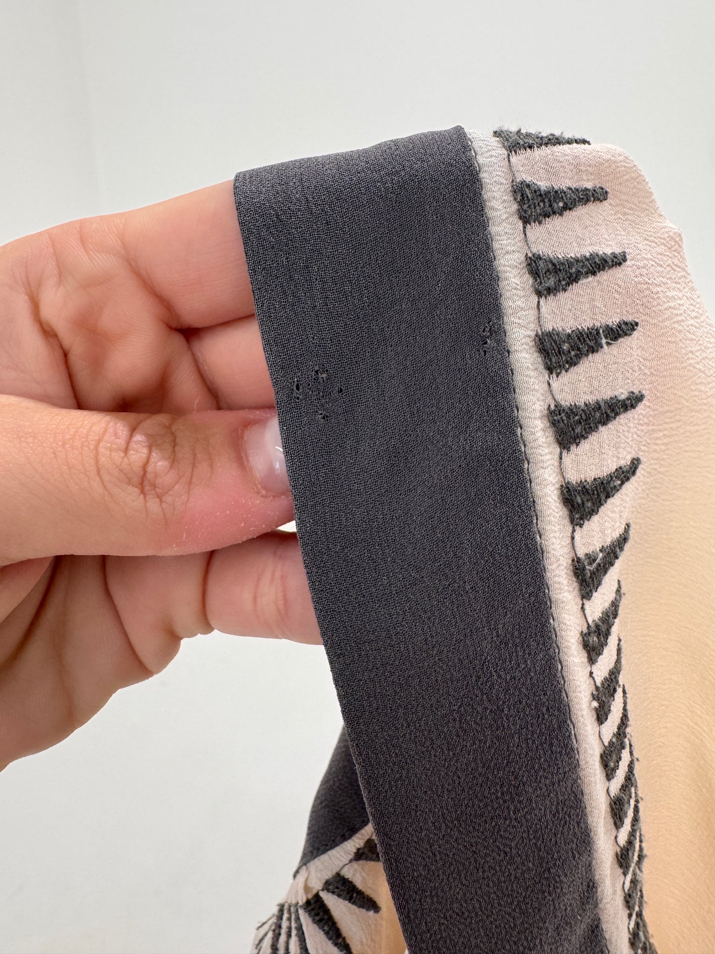 Tunica butter white din mătase naturală de brand premium cu broderie geometrică