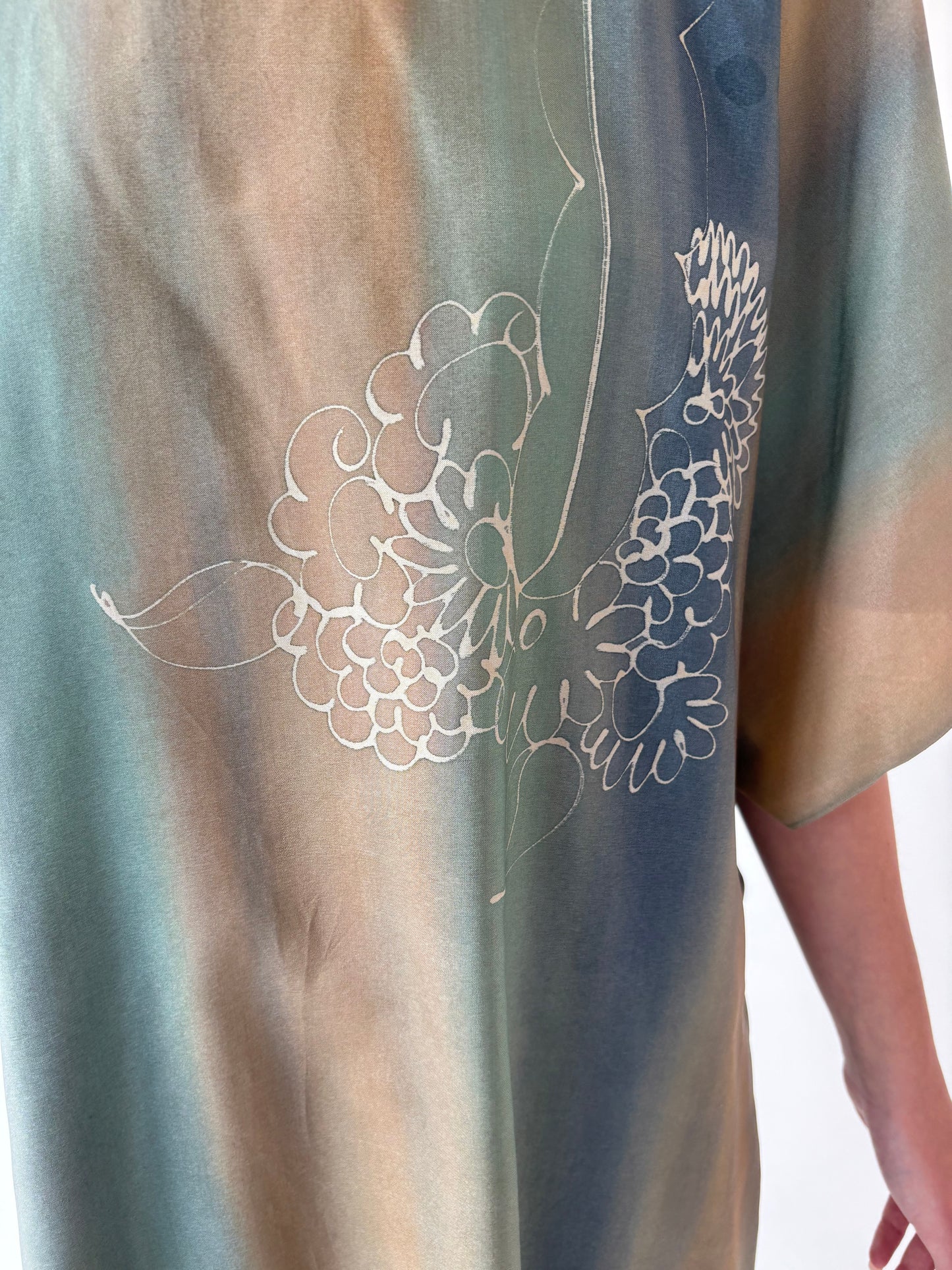 Kaftan vintage din mătase naturală pictat delicat manual