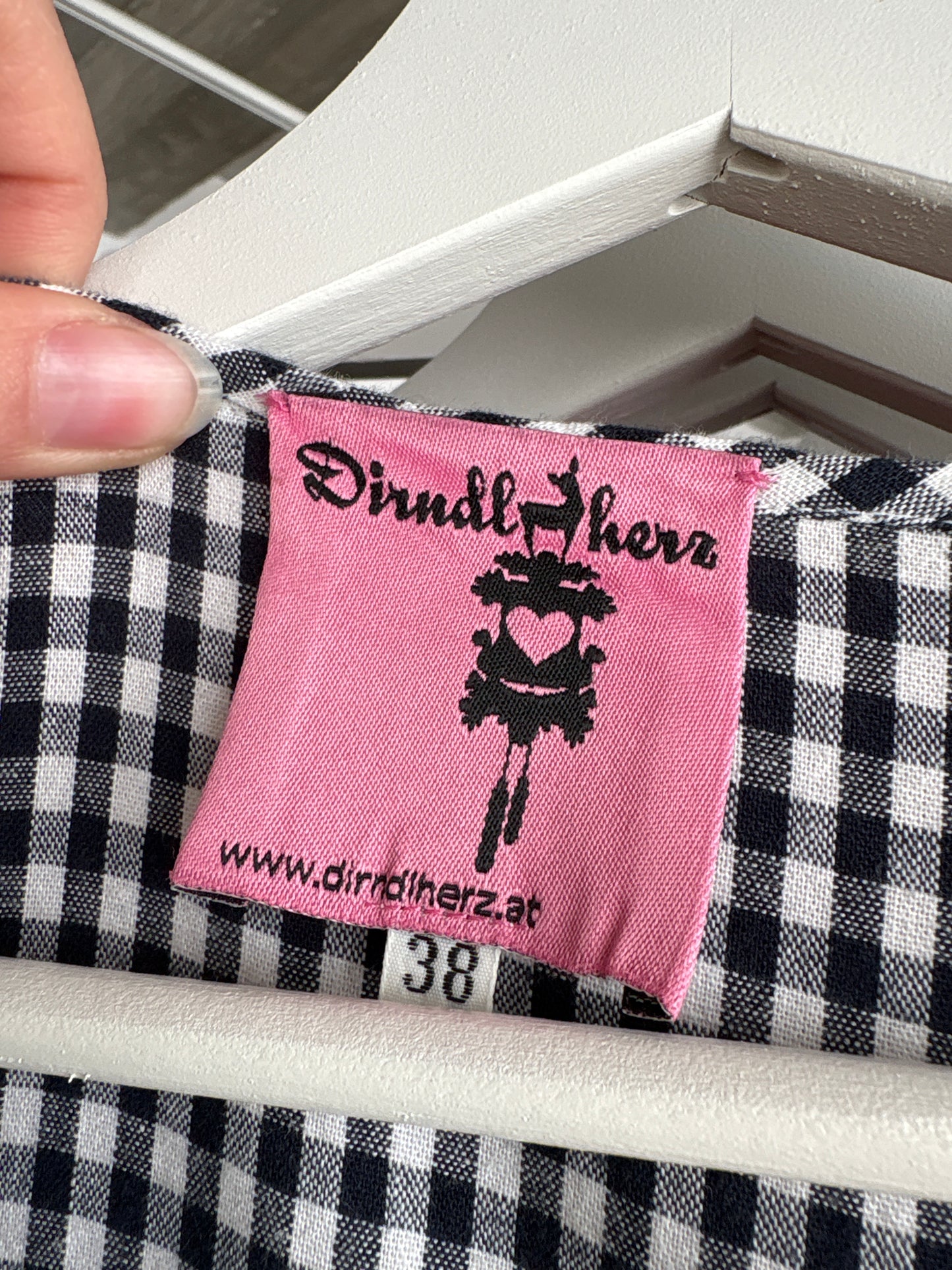 Rochie gingham din pânză premium în croi deosebit și talie ultra marcată
