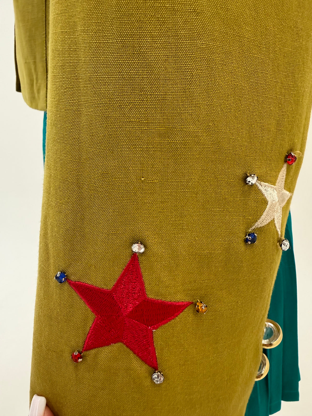 Sacou vintage cu broderie și aplicații în croi minimalist mustard green