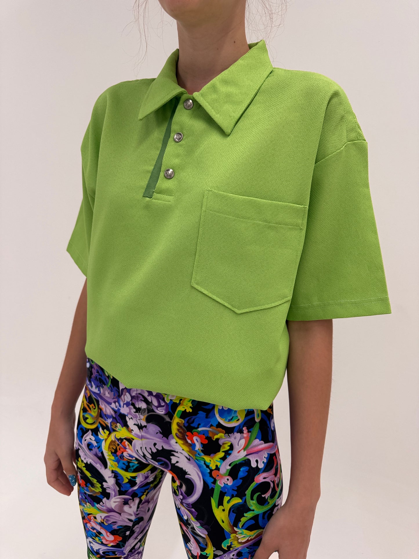 Top polo Versace verde tare din pânză fină ușor structurată