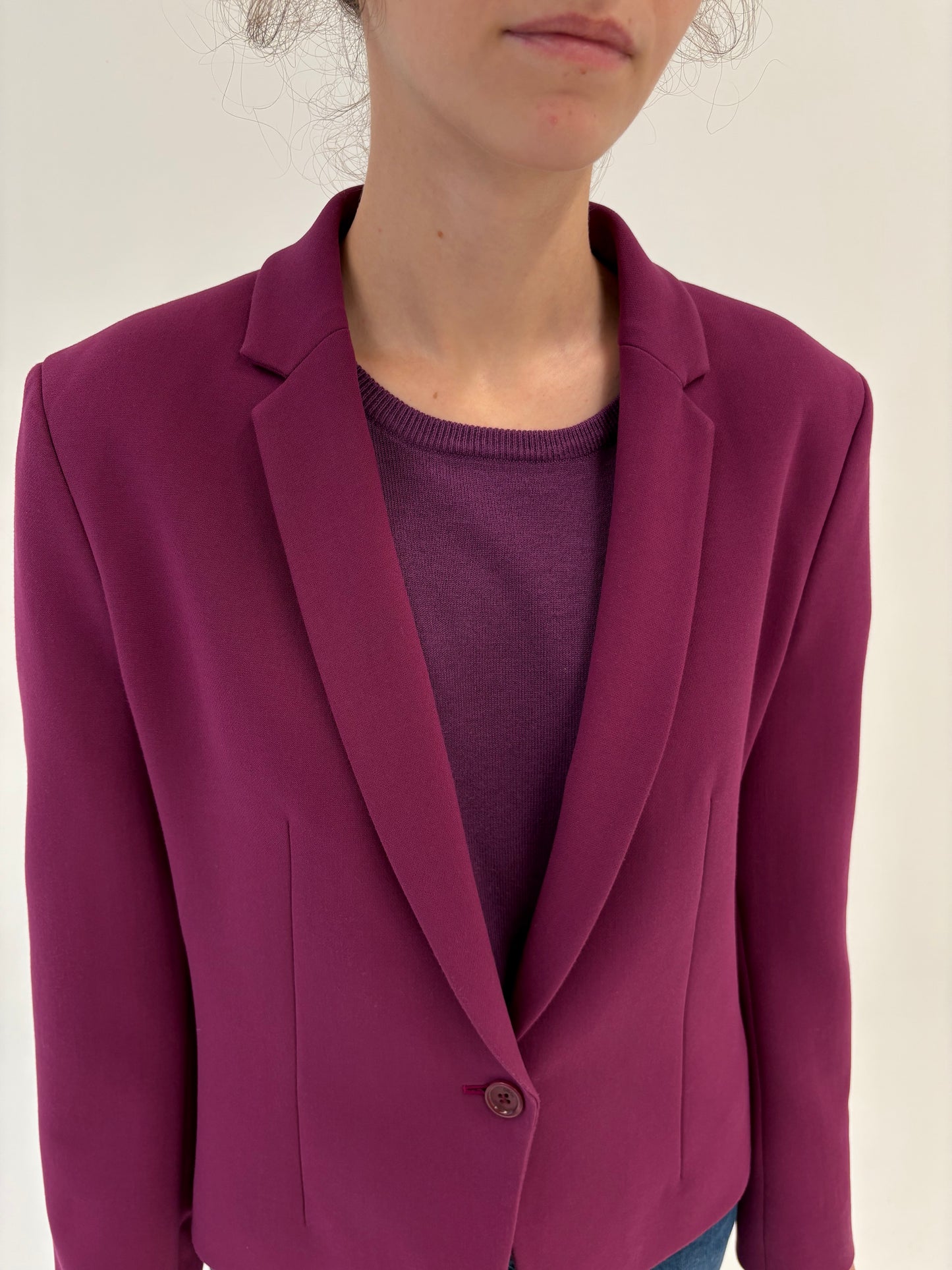 Sacou Hugo Boss aubergine cu închidere tip smoking