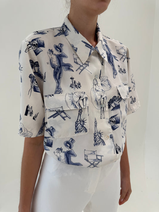 Cămașa din mătase naturală cu print Navy în croi lejer și influențe casual