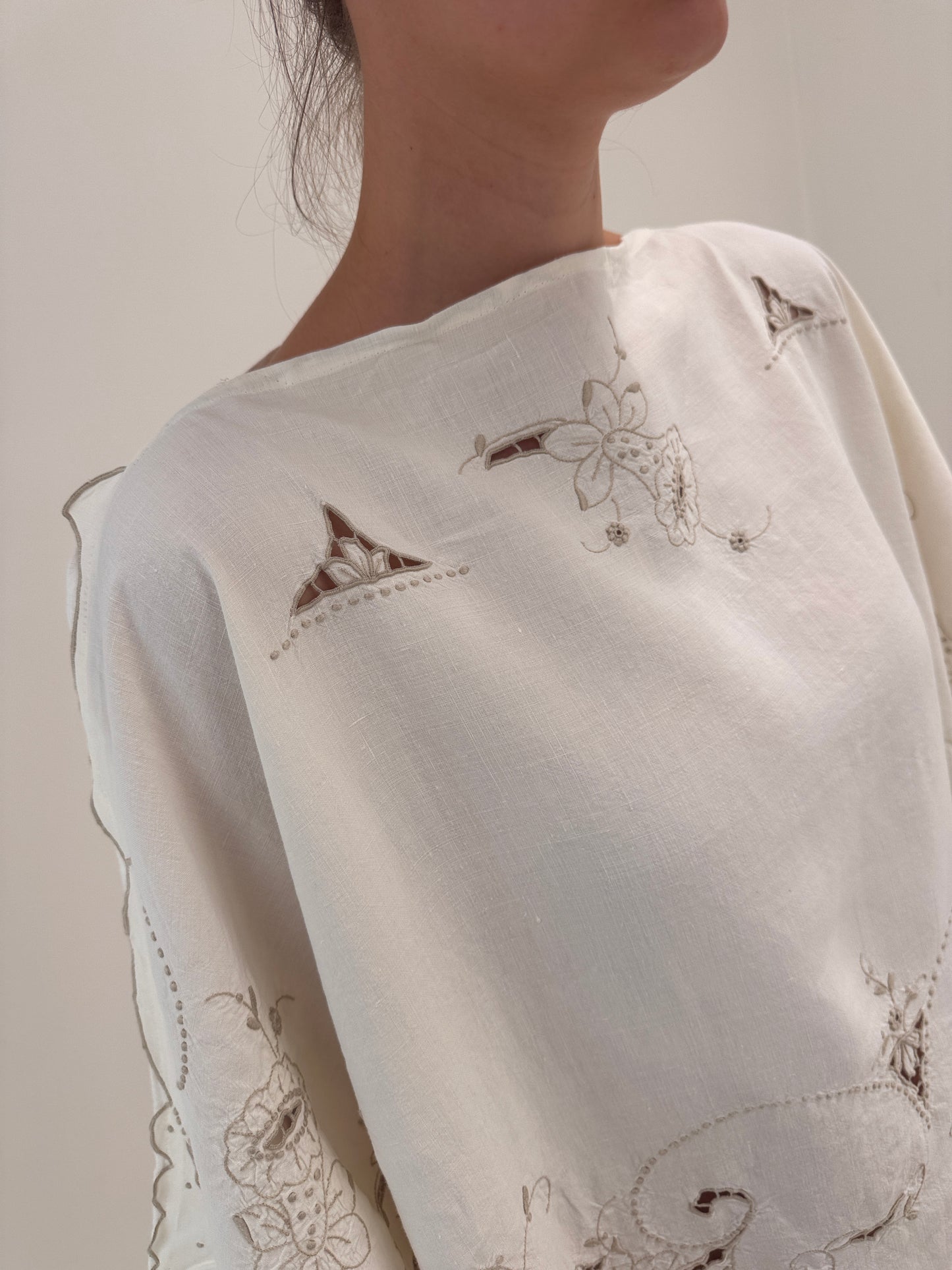 Kaftan bijuterie din in excepțional cu broderie manuală