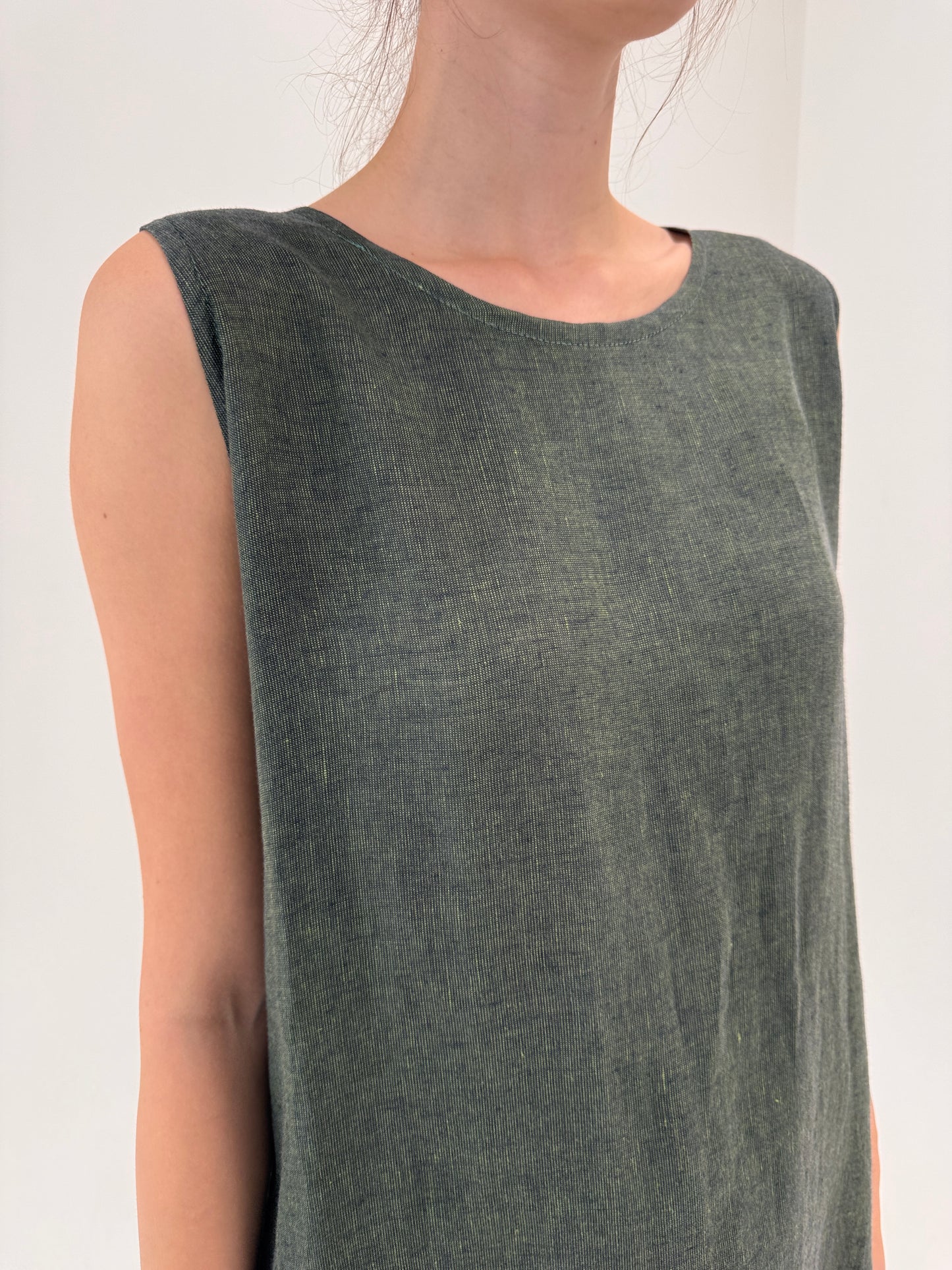 Rochie maxi dark green din pânză excepțională de in în croi chic