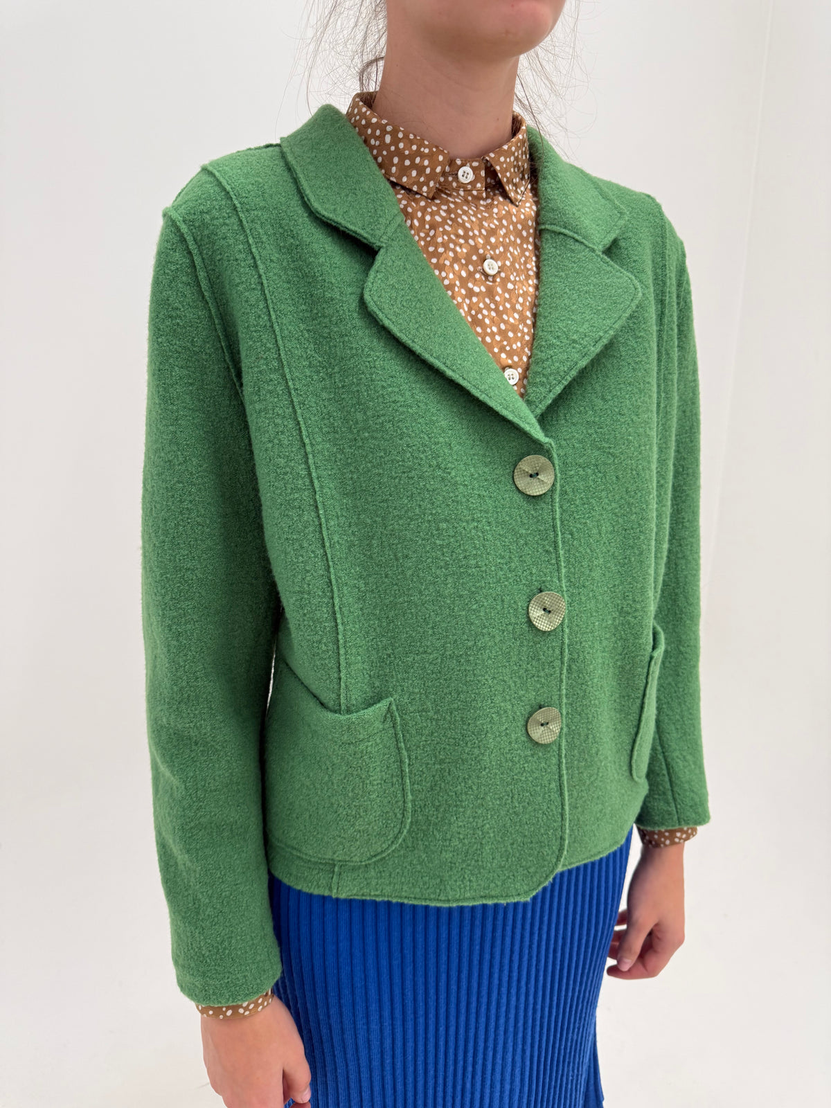 Sacou ultra confort verde din boiled wool in croi clasic ușor cambrat