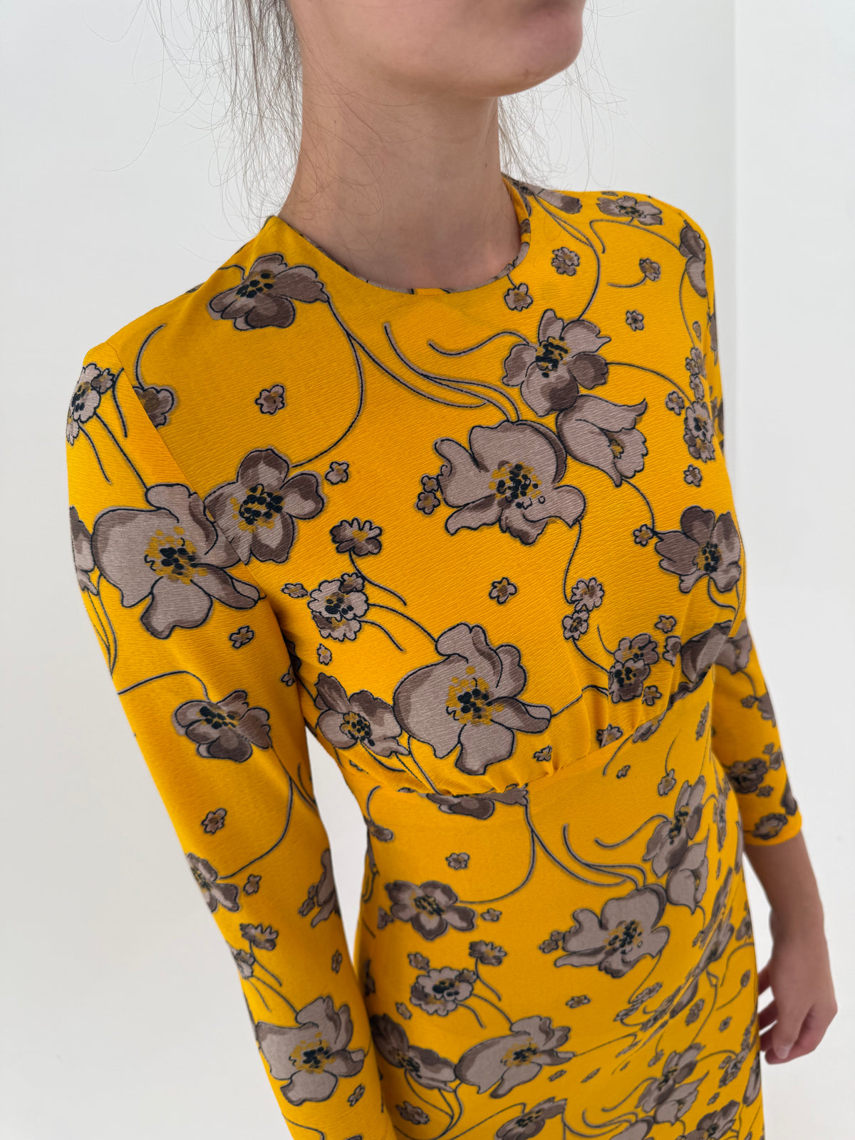Rochie old vintage anii 70 din jerseu extrafina texturat excepțional saffron yellow