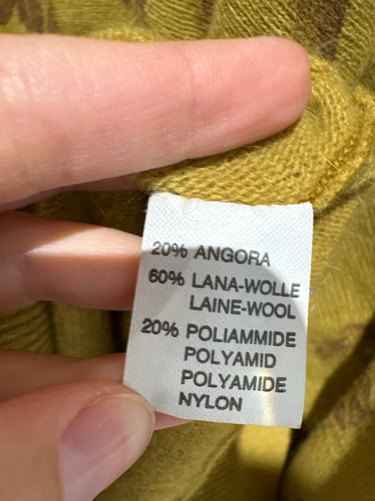 Pulover vintage chartreuse din lana extrafina cu Angora și print superb