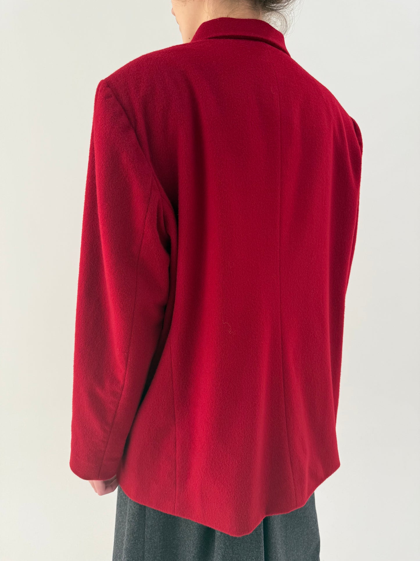 Sacou gros cherry red din stofă plină de lana cu cașmir