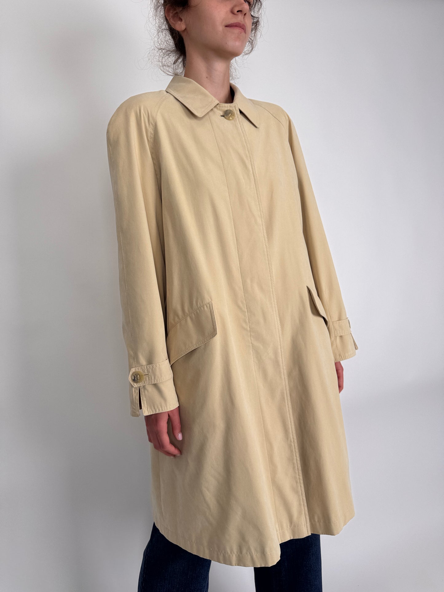 Trench light nude în croi clasic