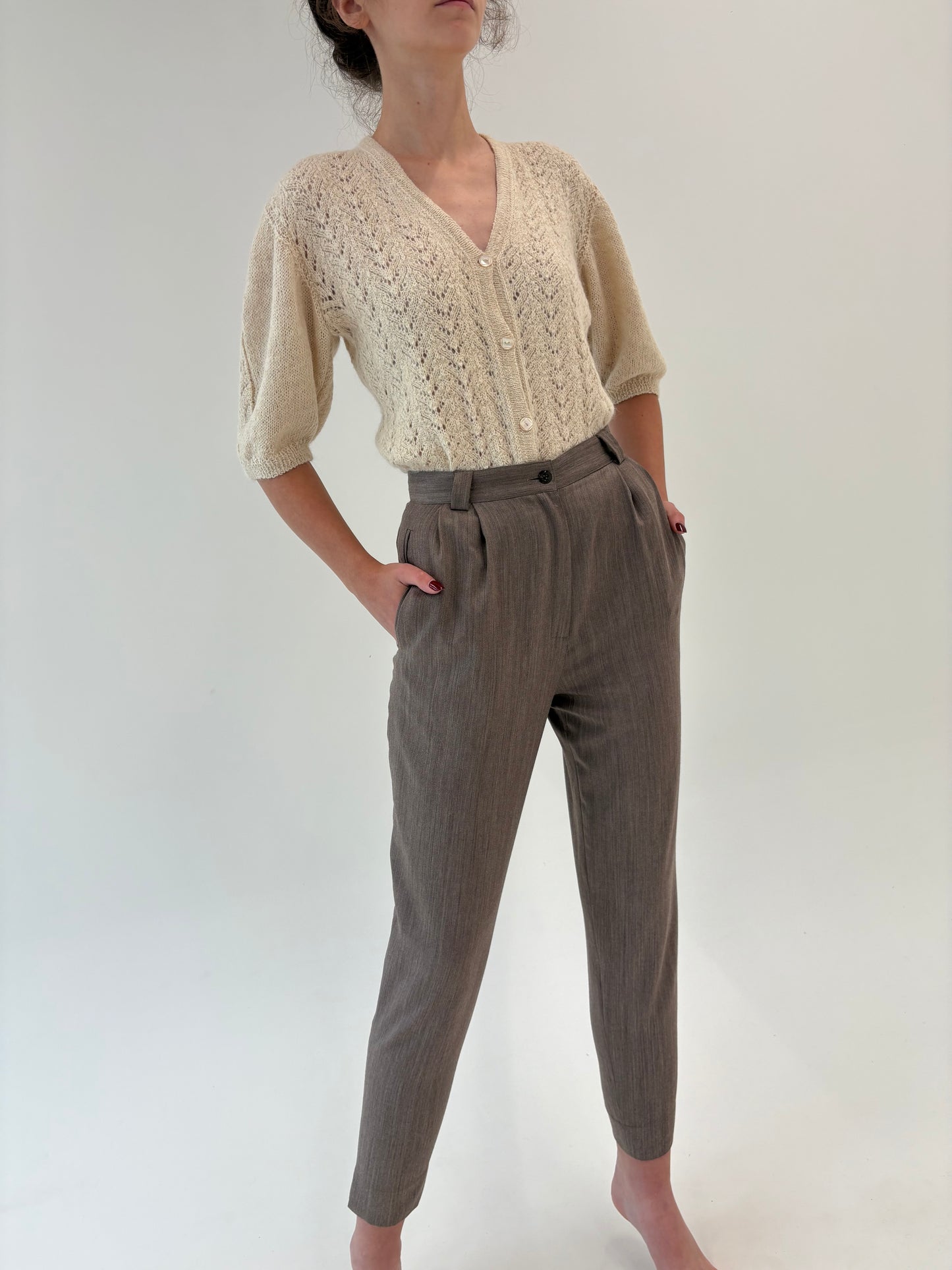 Pantaloni cafe au lait cu talie ultra înaltă mom fit din lana extrafina