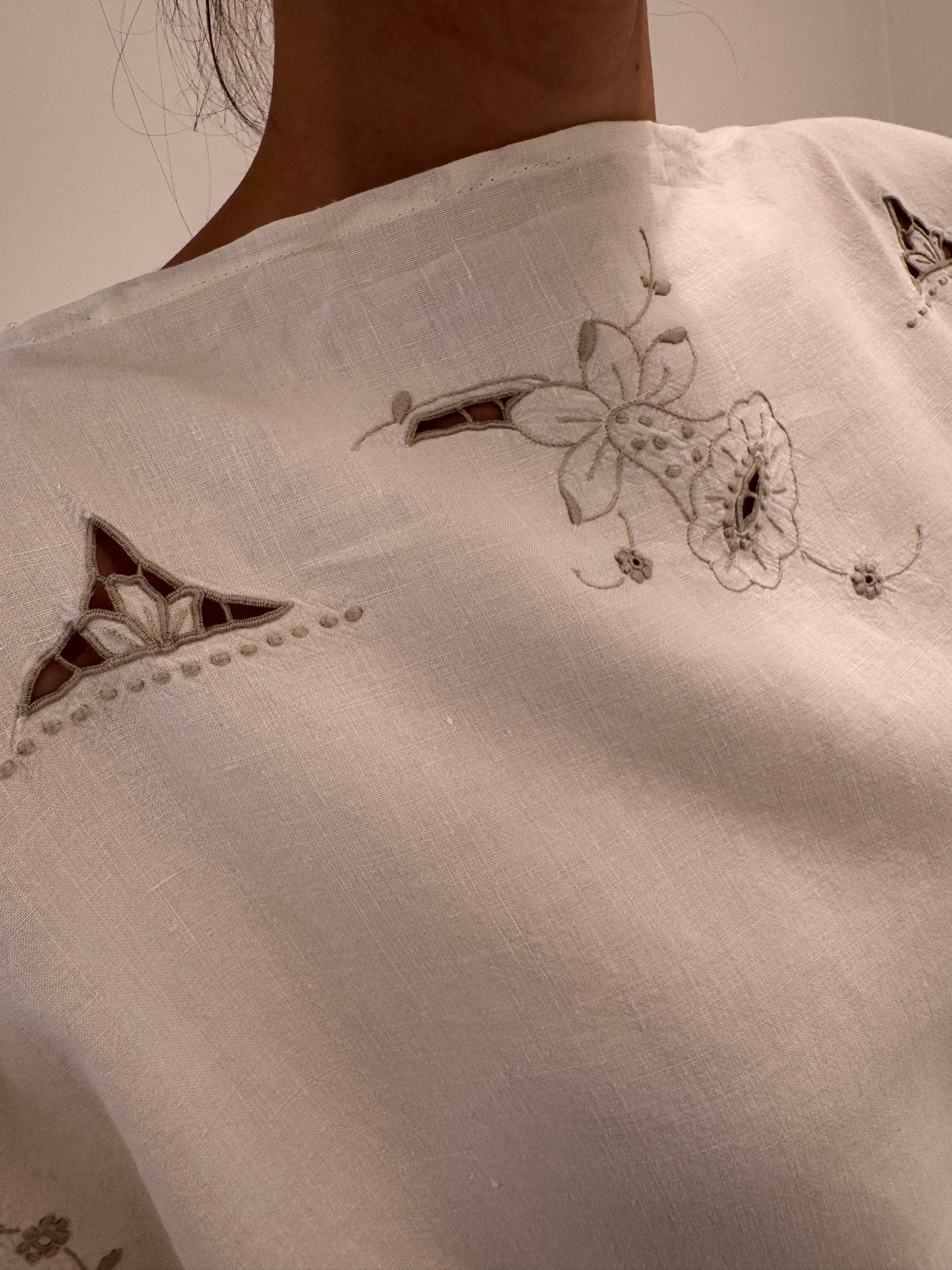 Kaftan bijuterie din in excepțional cu broderie manuală