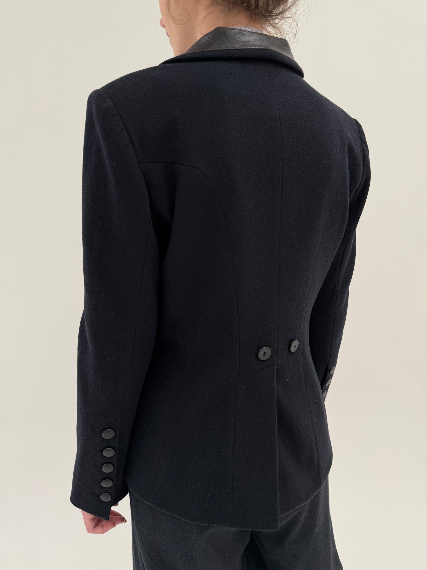 Sacou ultra luxury negru Barbara Bui cambrat din lana și cașmir cu piele naturală