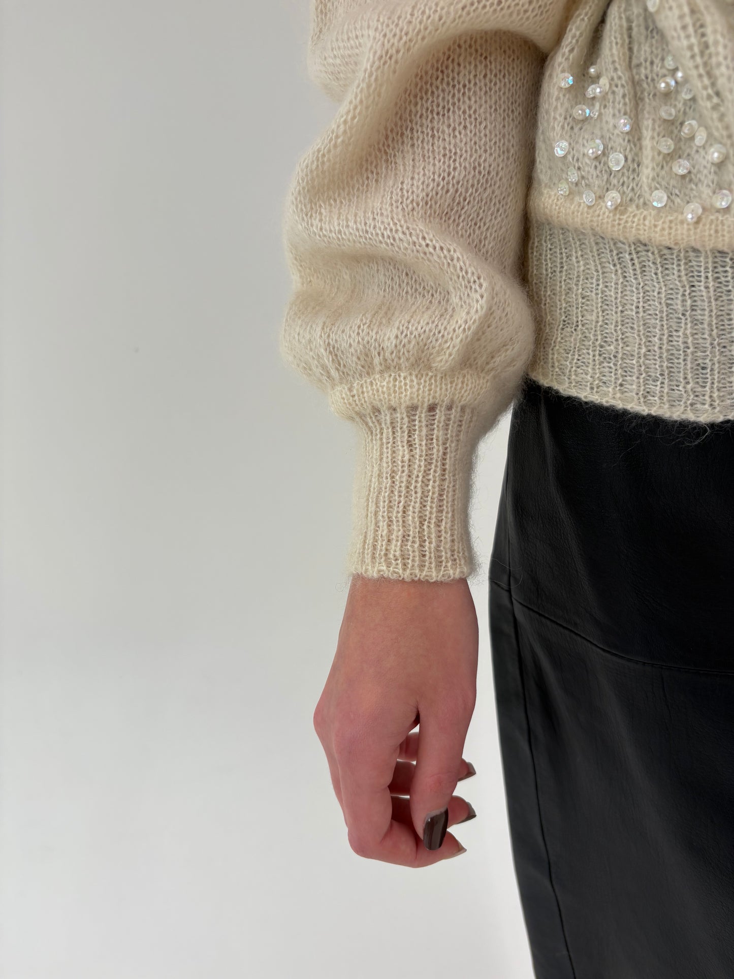 Cardigan vintage bijuterie din baby mohair cu aplicații manuale delicate